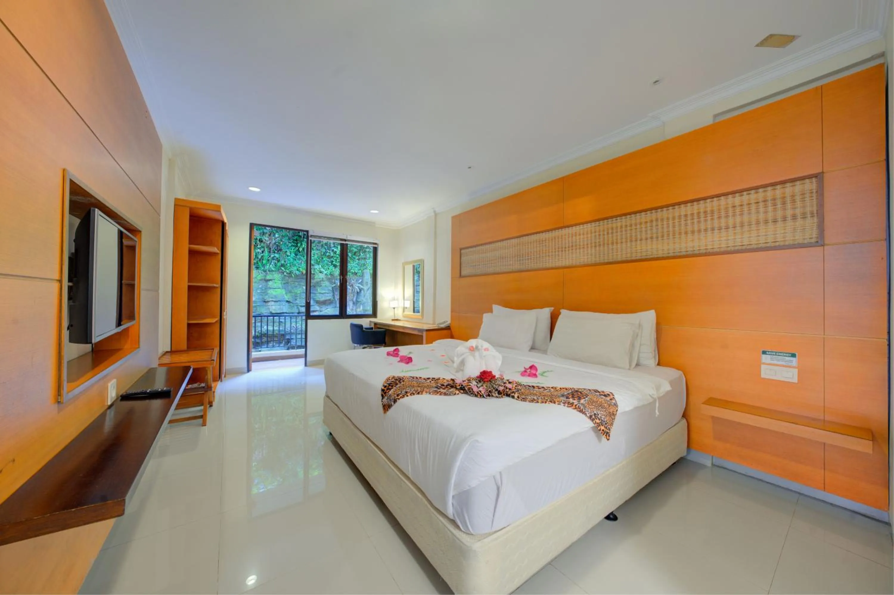 Bedroom, Bed in Safari Resort