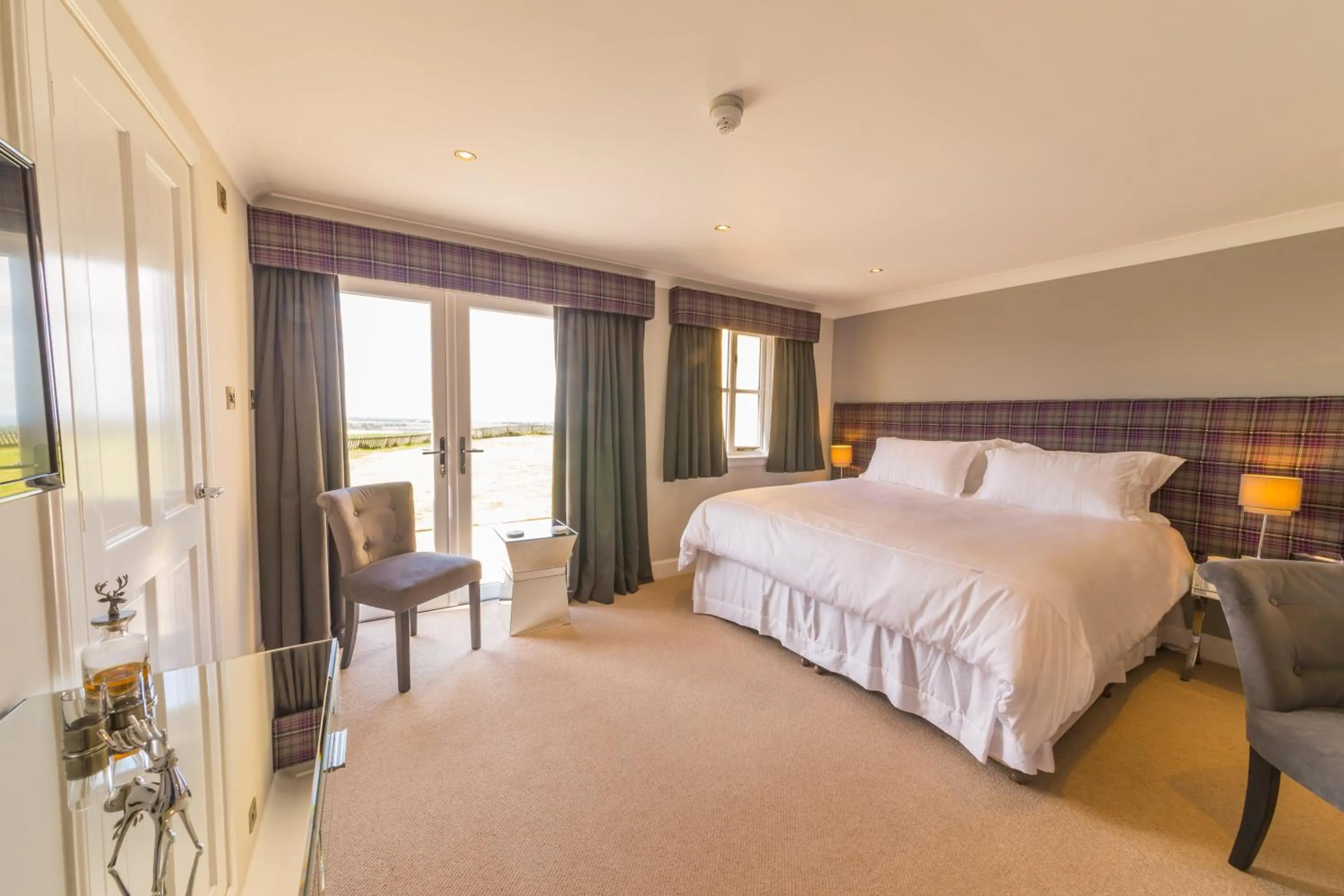 Bedroom, Bed in Garleton Lodge
