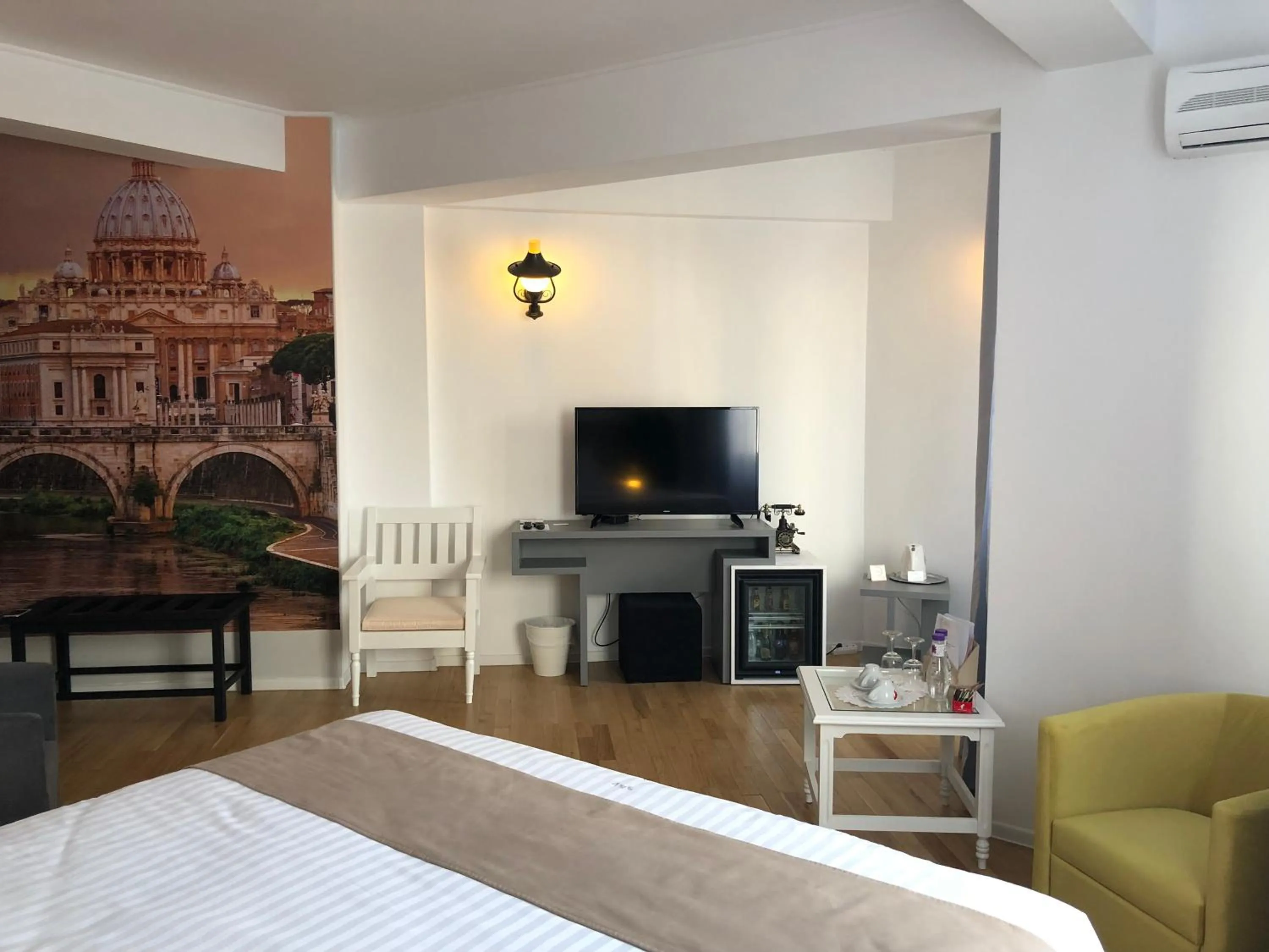 Bed in Ambra Boutique Hotel & Bistro