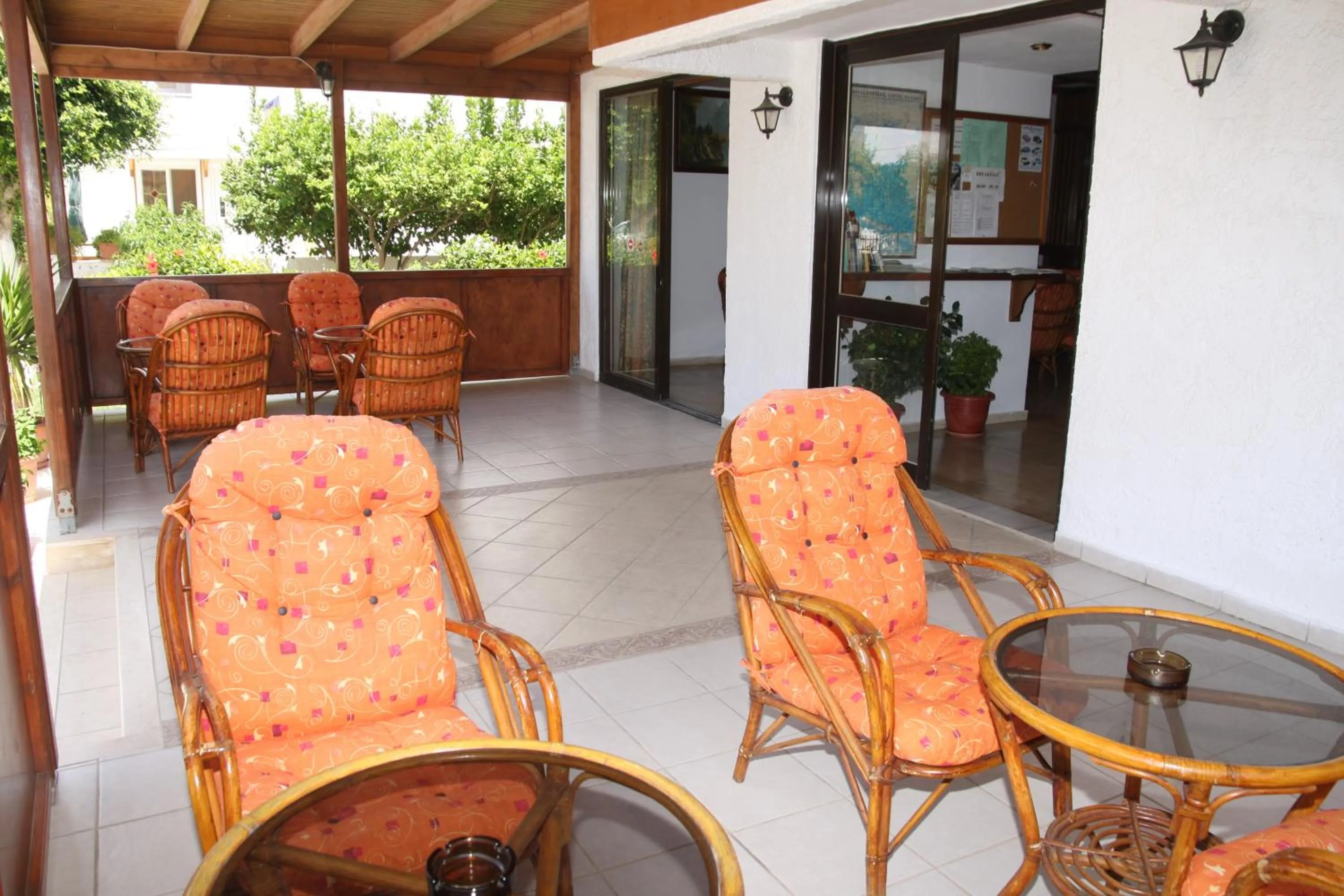 Seating area in Andavis Hotel