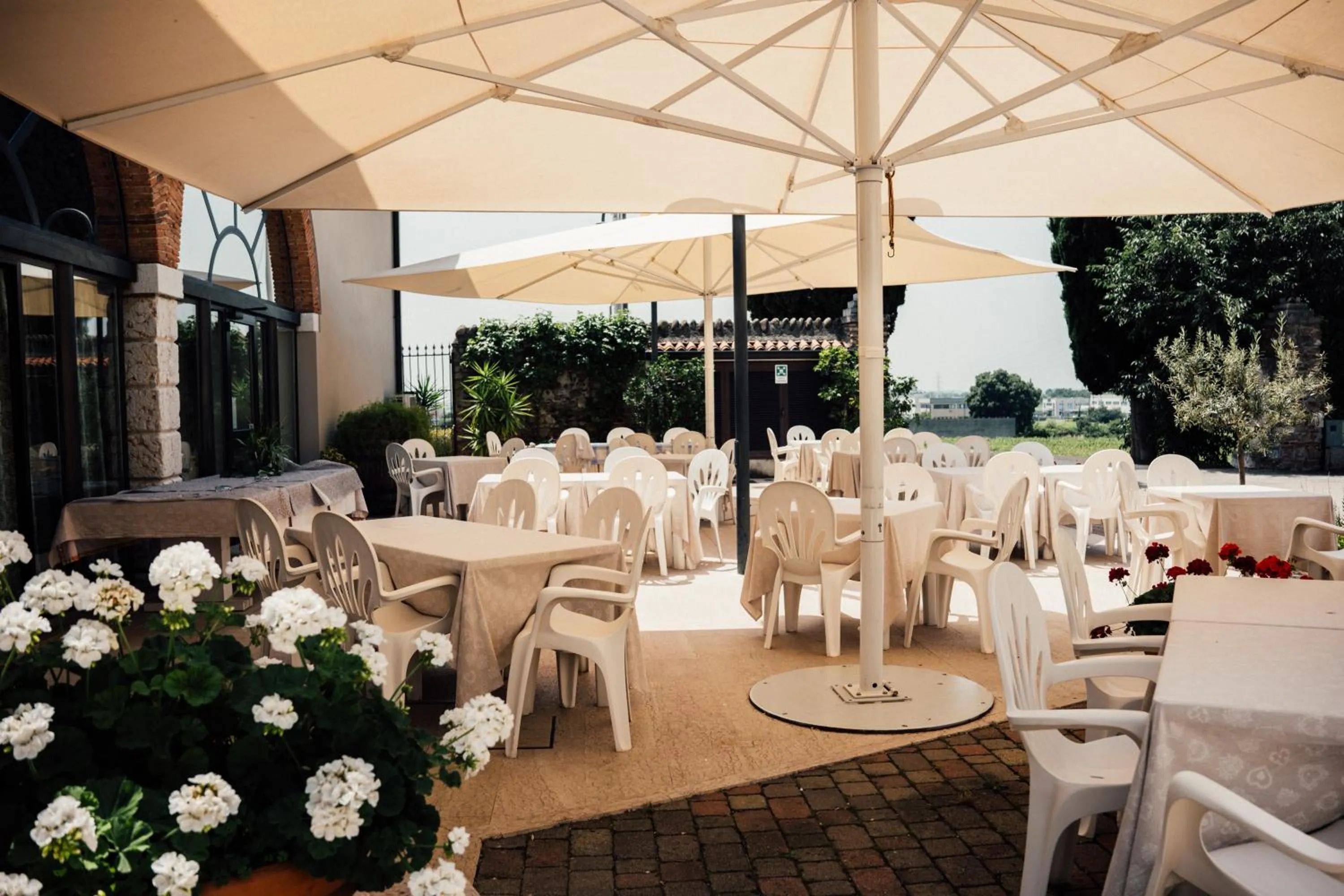 Patio in Albergo La Meridiana