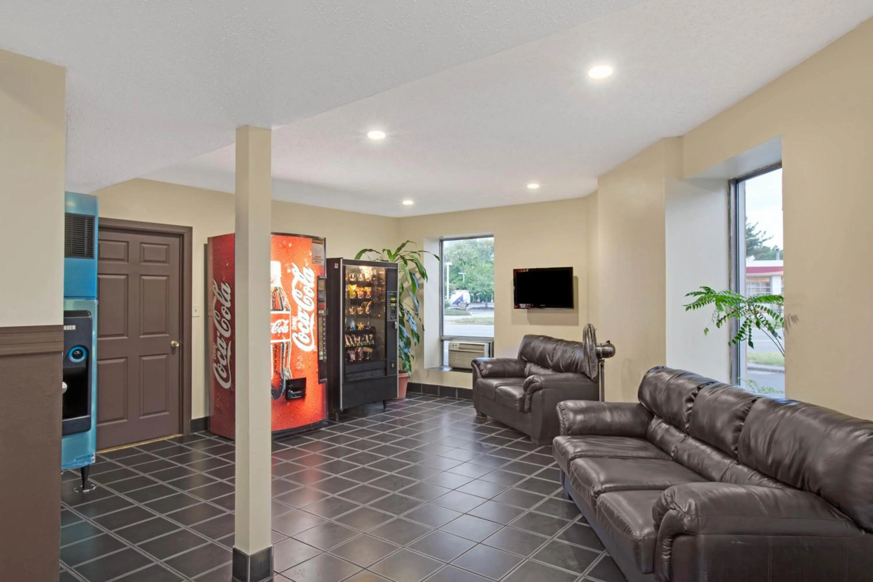 Seating Area in Knights Inn Pine Brook