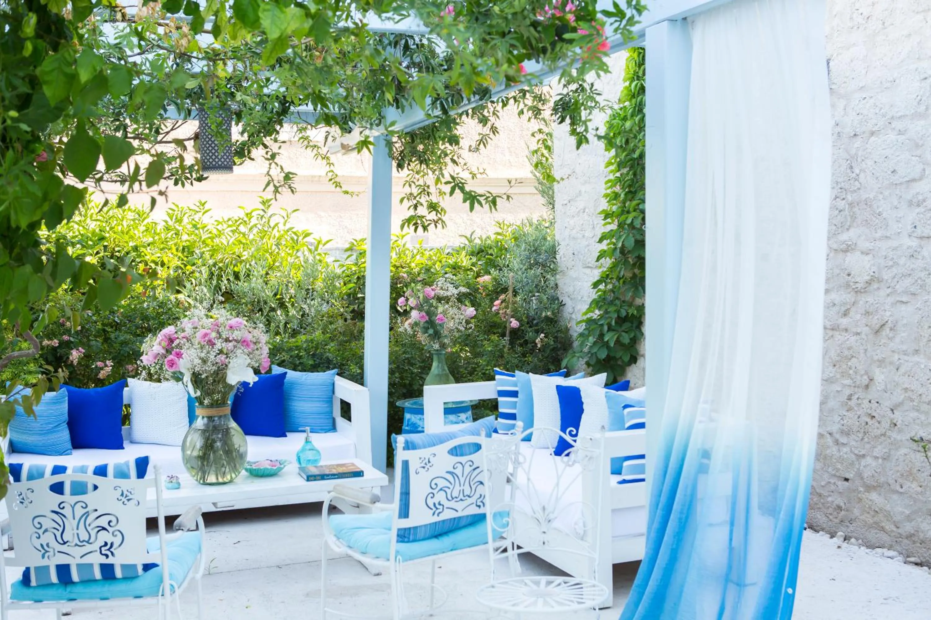 Garden in Alura Hotel