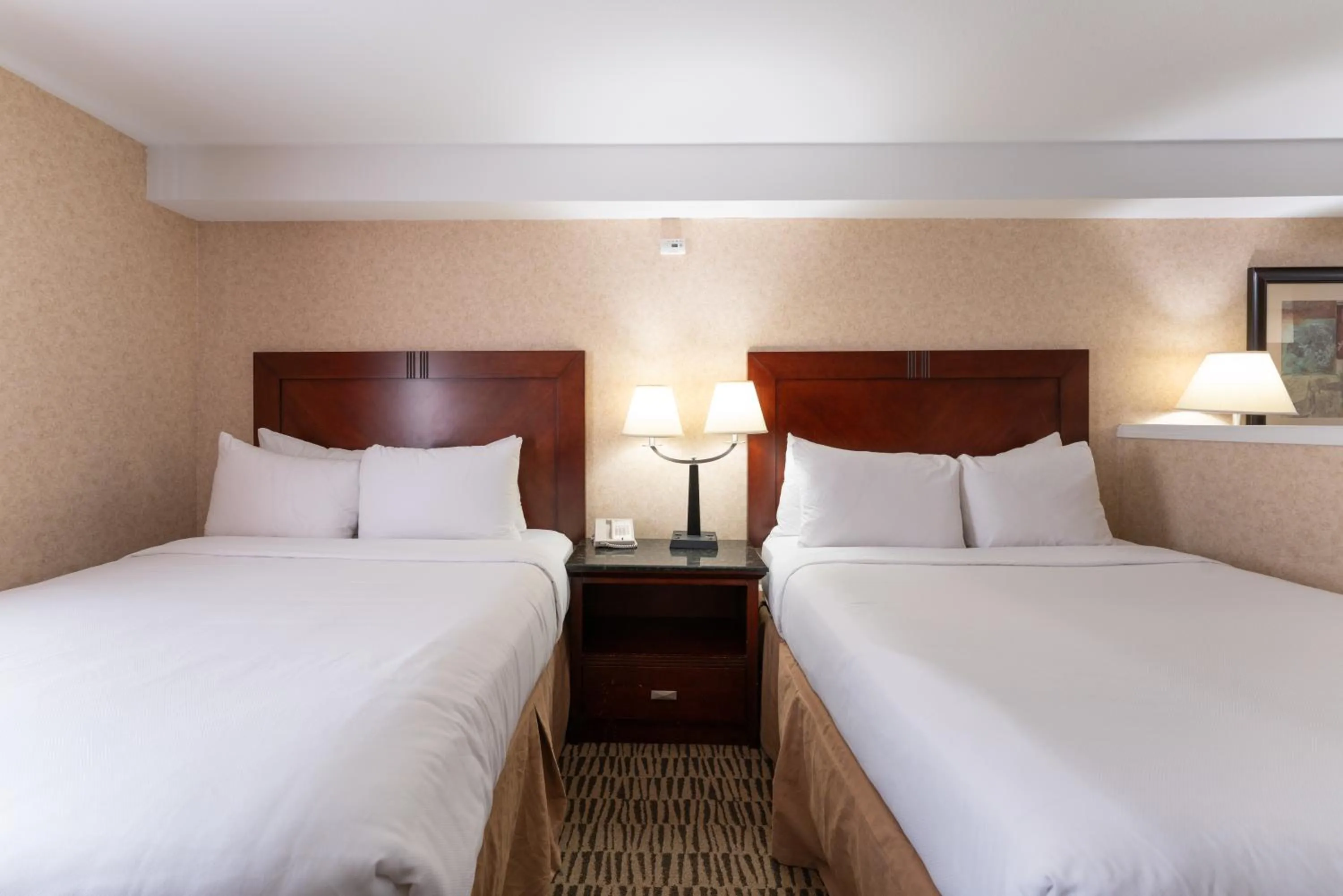 Bed in Prestige Aberdeen Lodge Kamloops