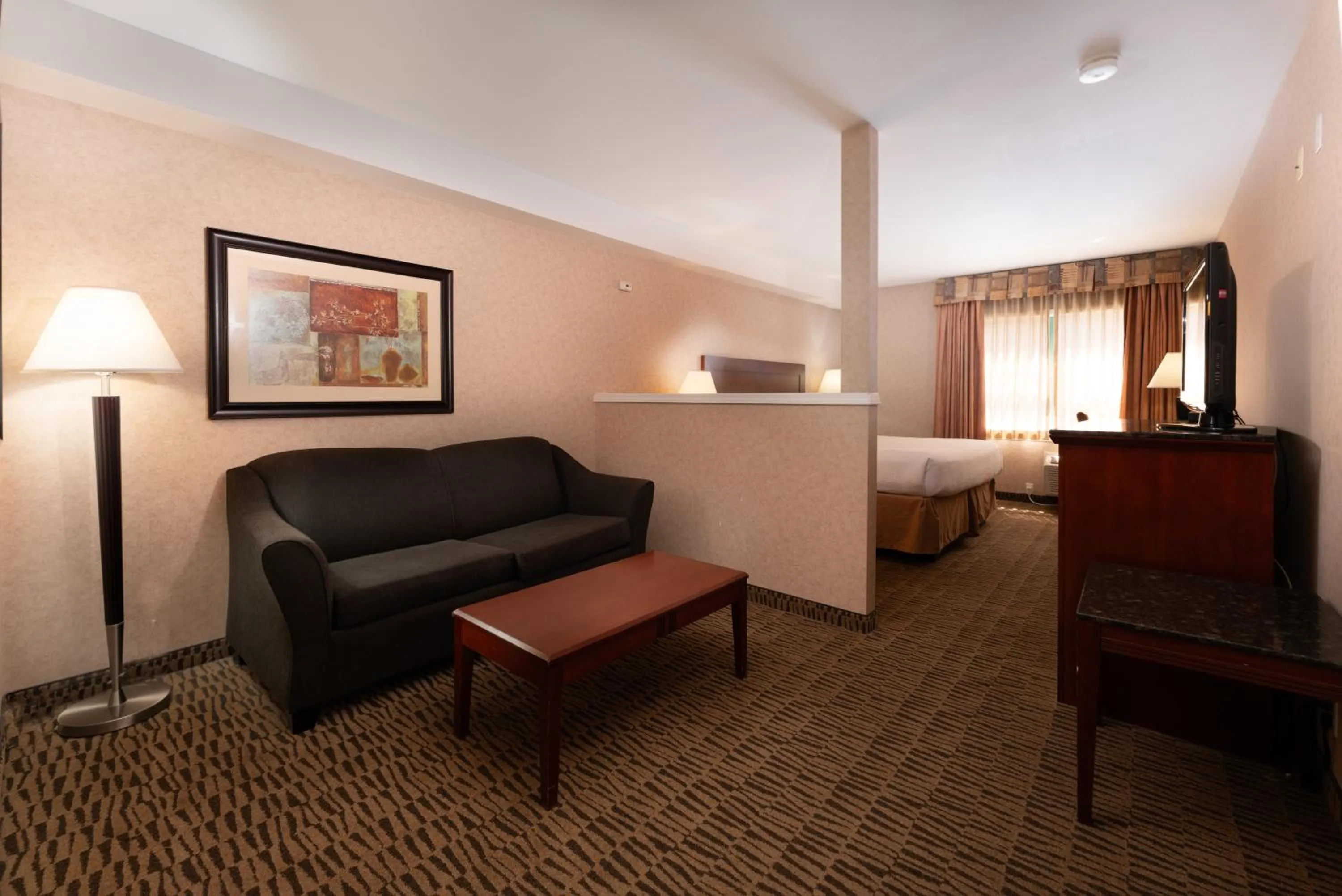 Bed in Prestige Aberdeen Lodge Kamloops