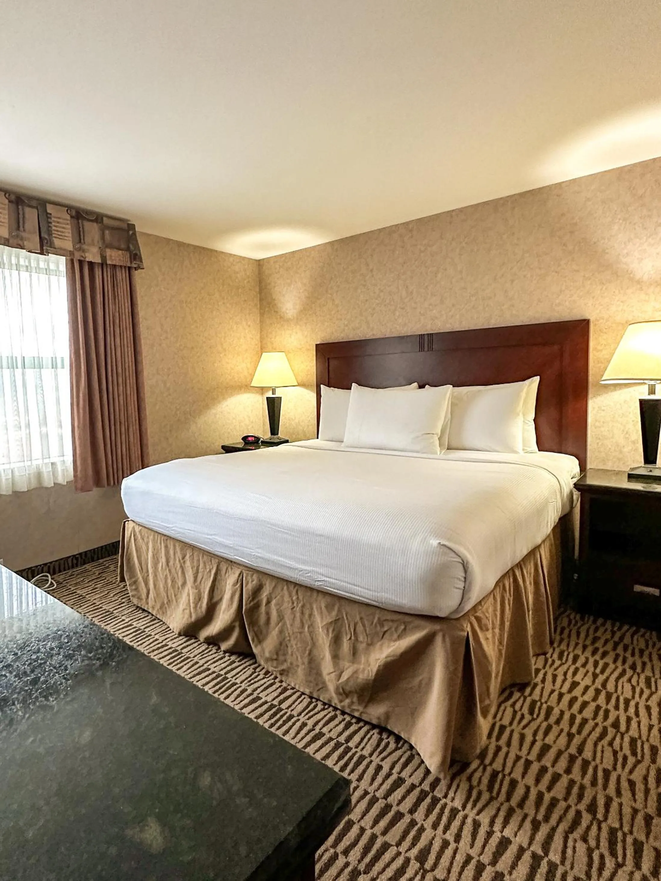 Bed in Prestige Aberdeen Lodge Kamloops