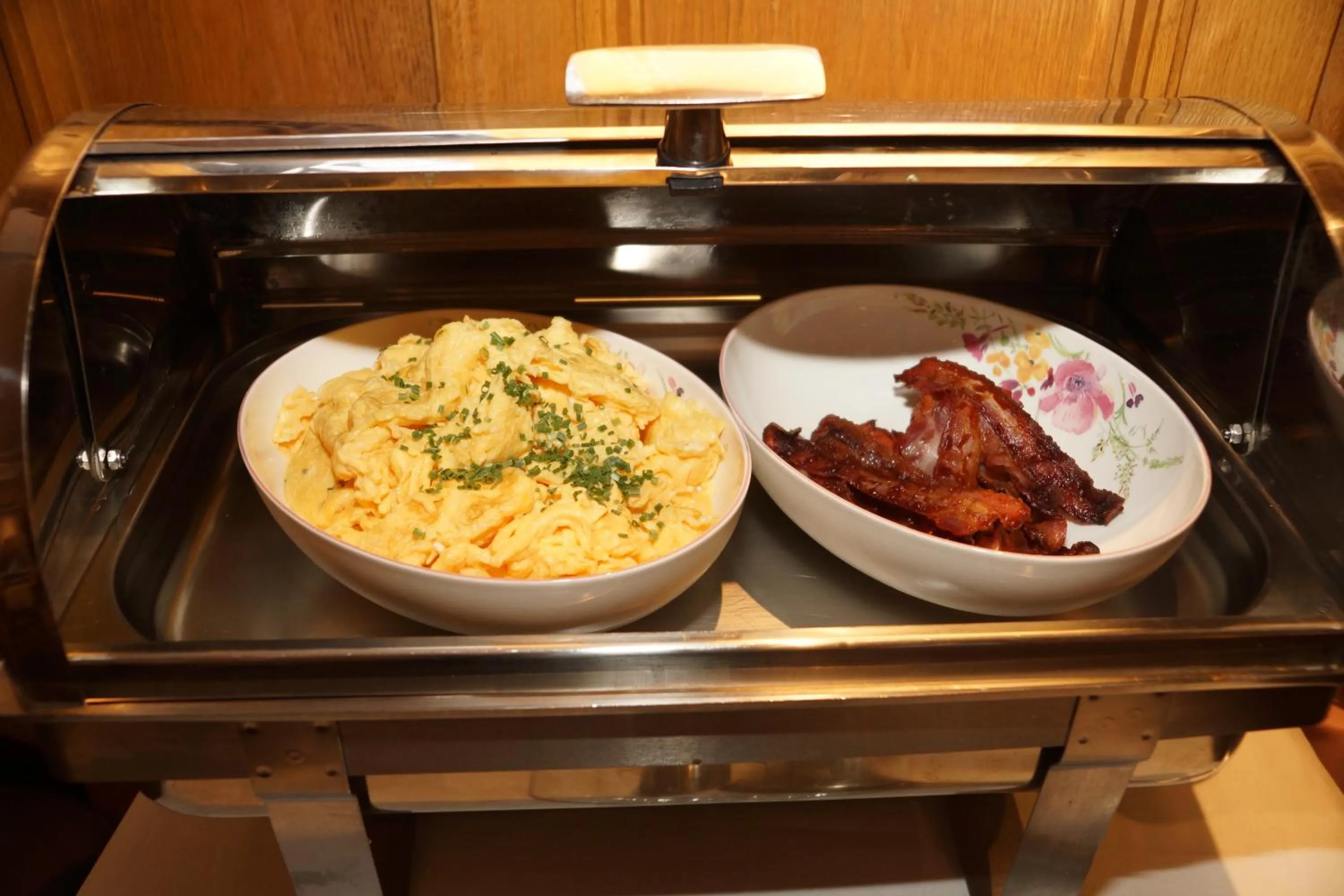 Buffet breakfast in Komforthotel & Restaurant Riemann