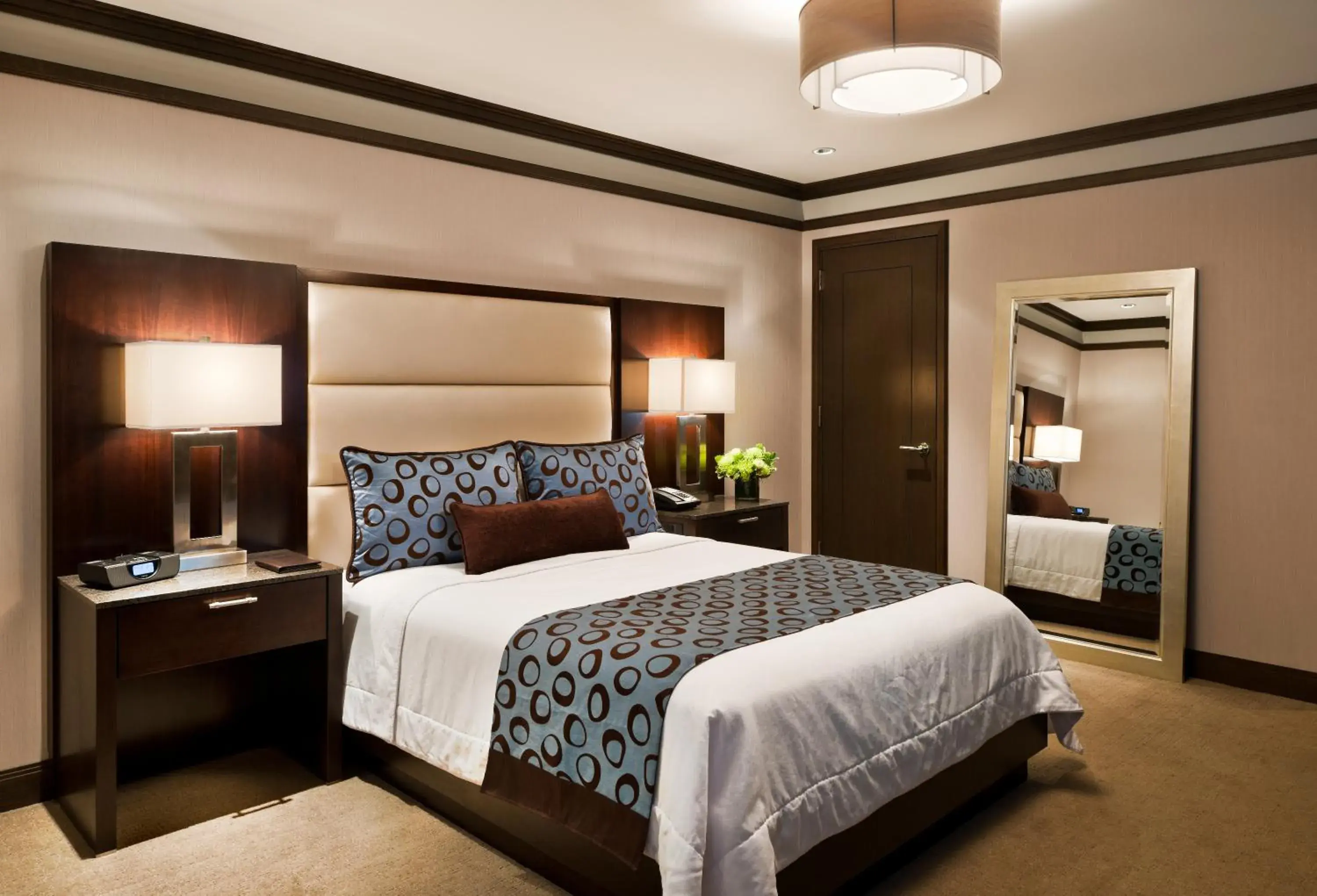 Deluxe Executive King Room in The Pearl Hotel Deluxe Executive King Room in The Pearl Hotel