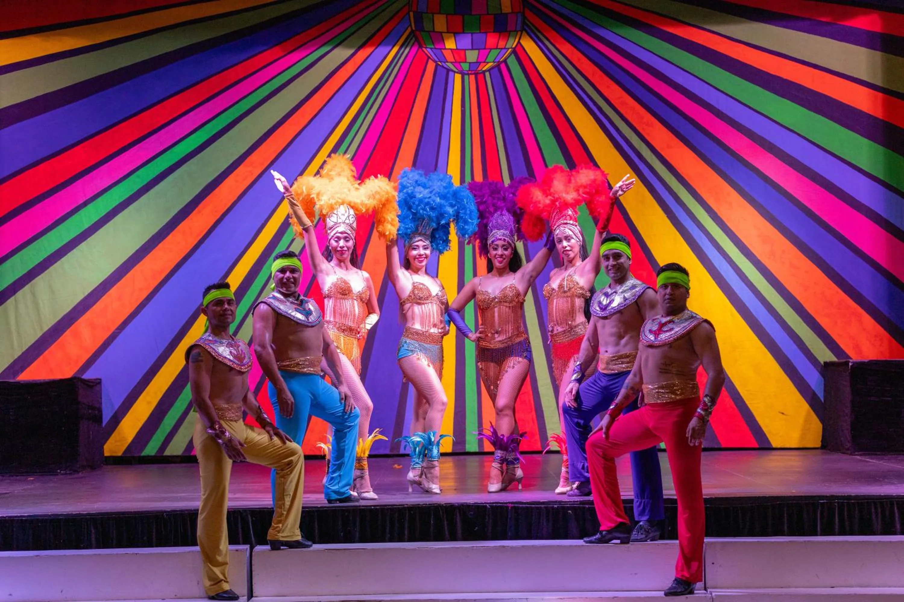 Evening entertainment in Tesoro Ixtapa All Inclusive