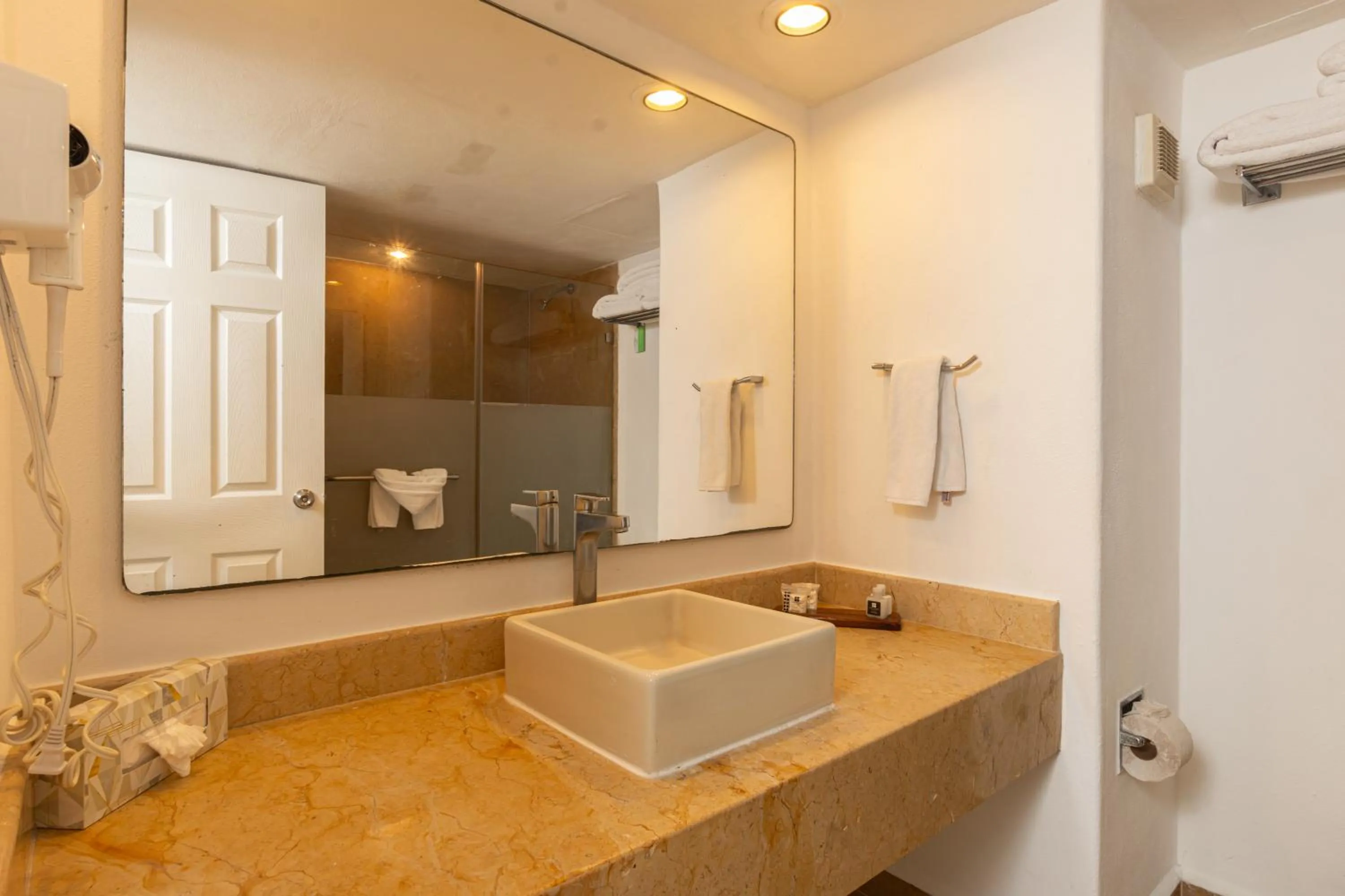 Shower in Tesoro Ixtapa All Inclusive