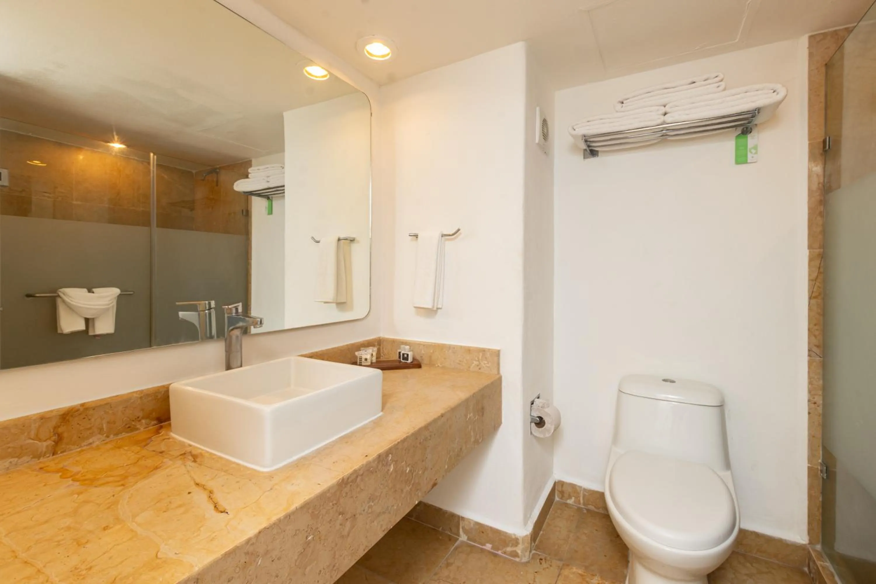 Shower in Tesoro Ixtapa All Inclusive