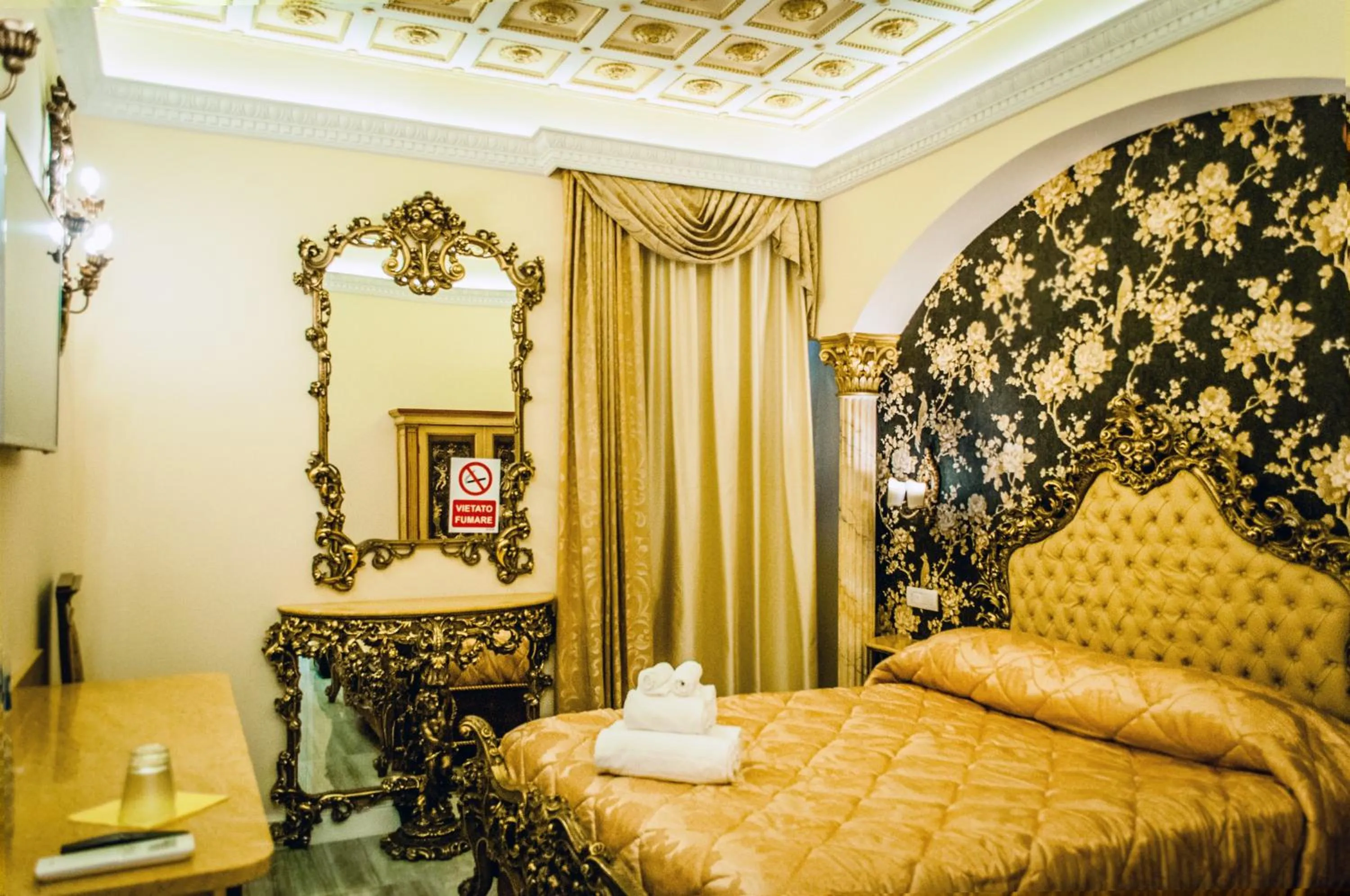 Photo of the whole room, Bed in Impero Vaticano Suites Guest House