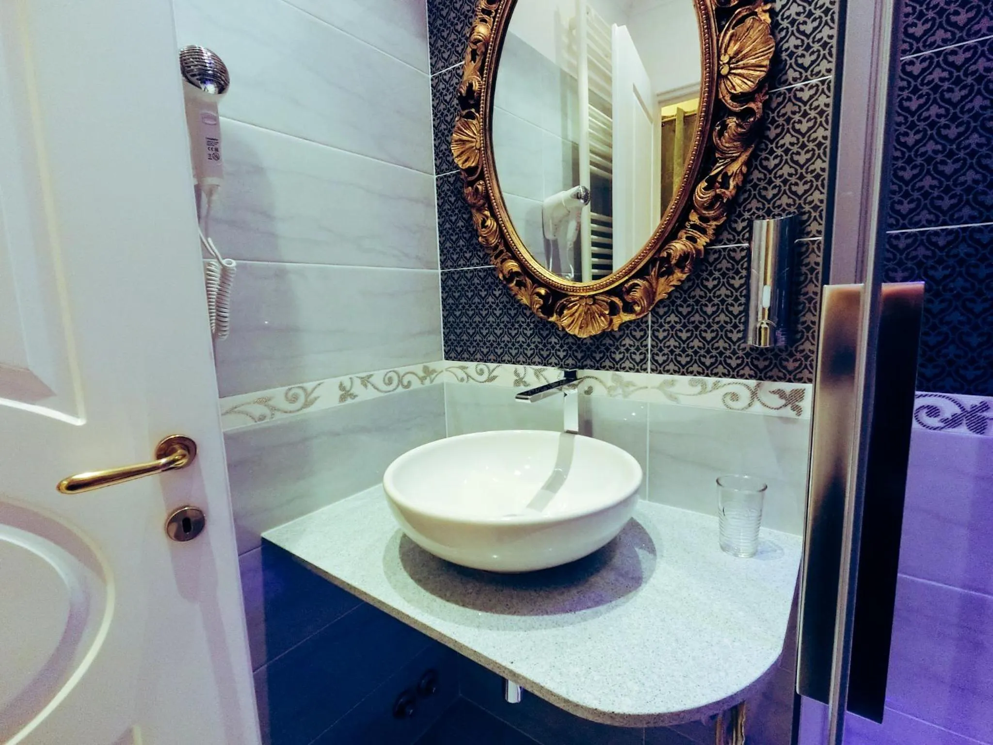 Photo of the whole room in Impero Vaticano Suites Guest House