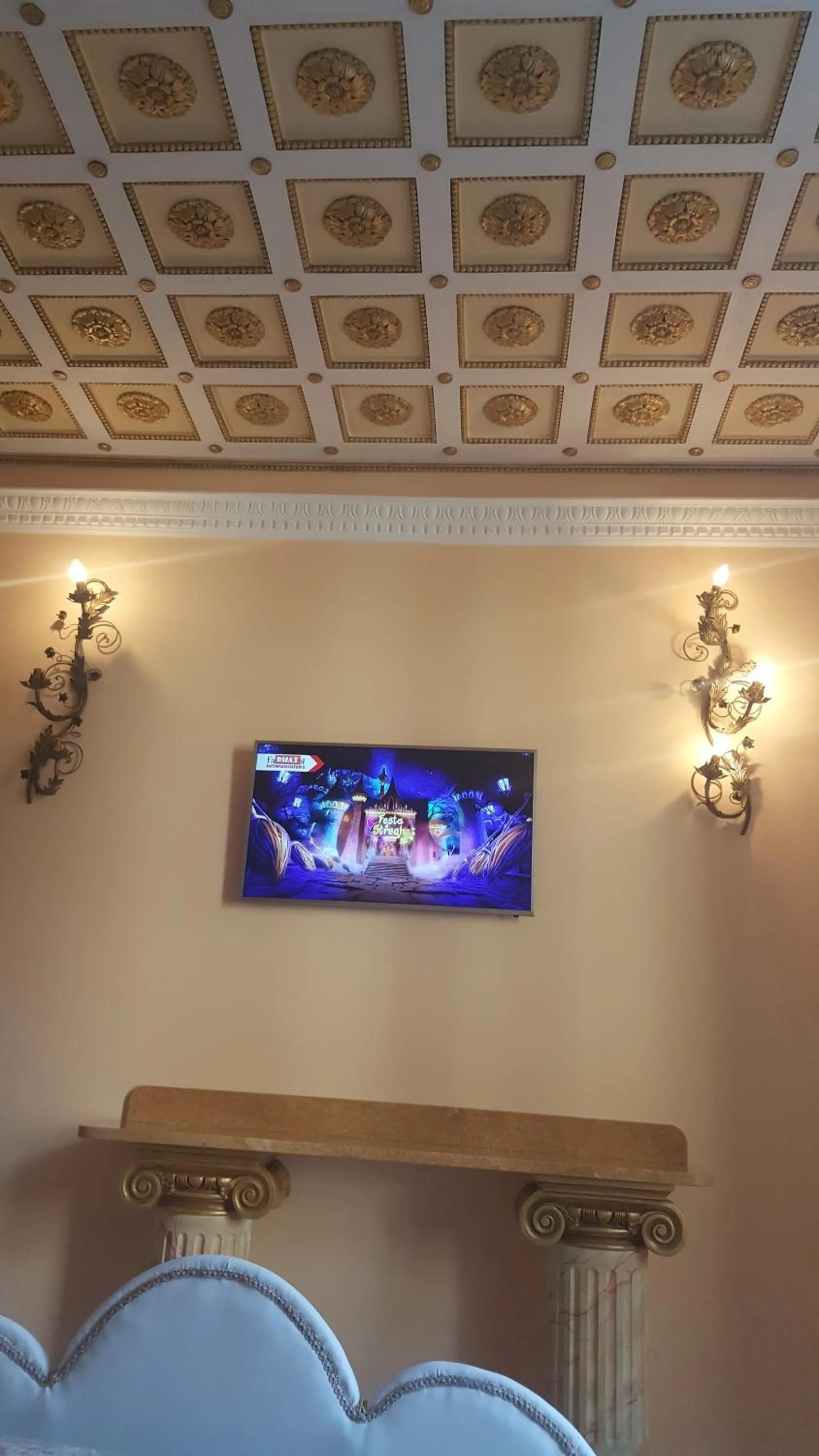 Decorative detail in Impero Vaticano Suites Guest House