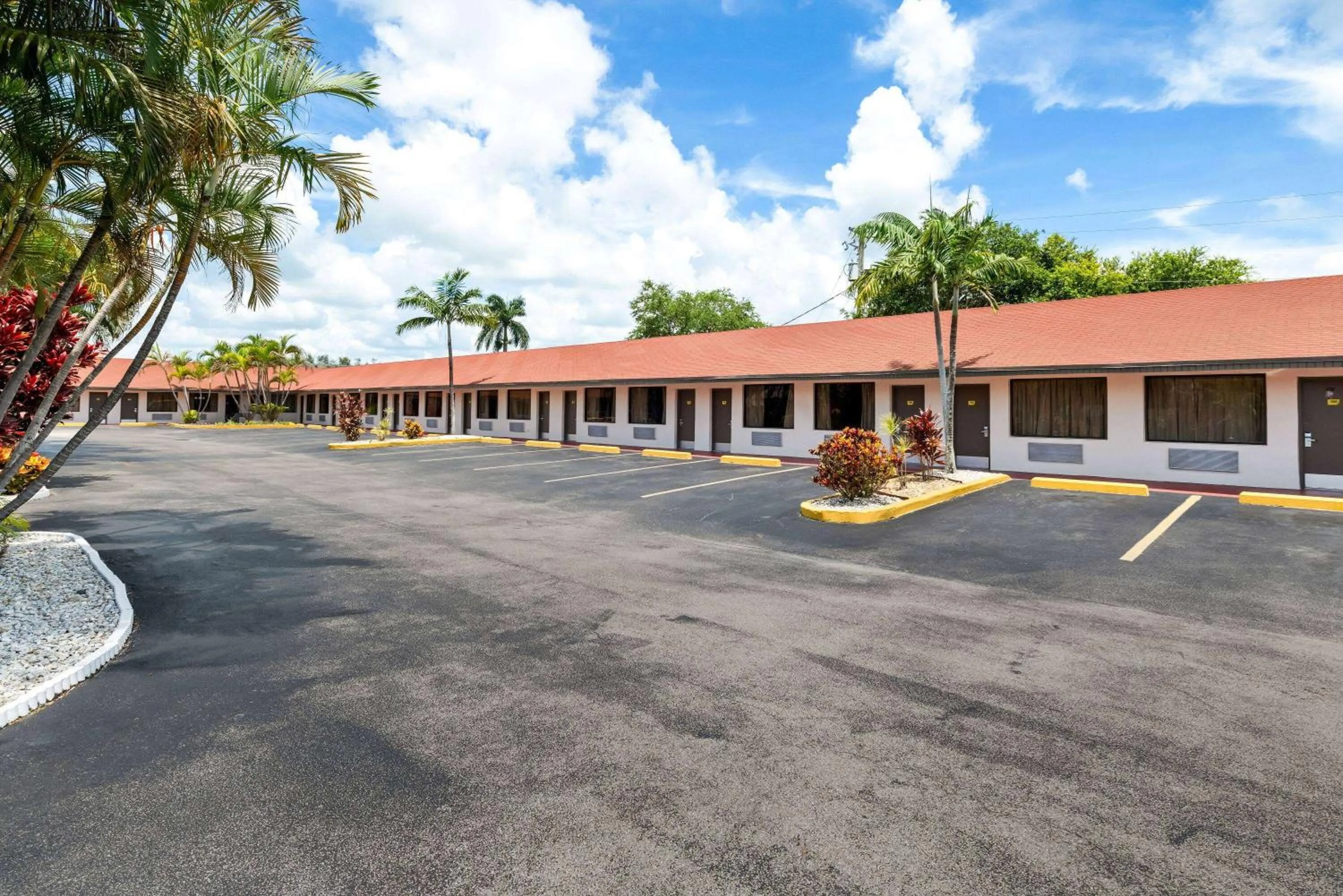 Property building in Super 8 by Wyndham Florida City/Homestead/Everglades