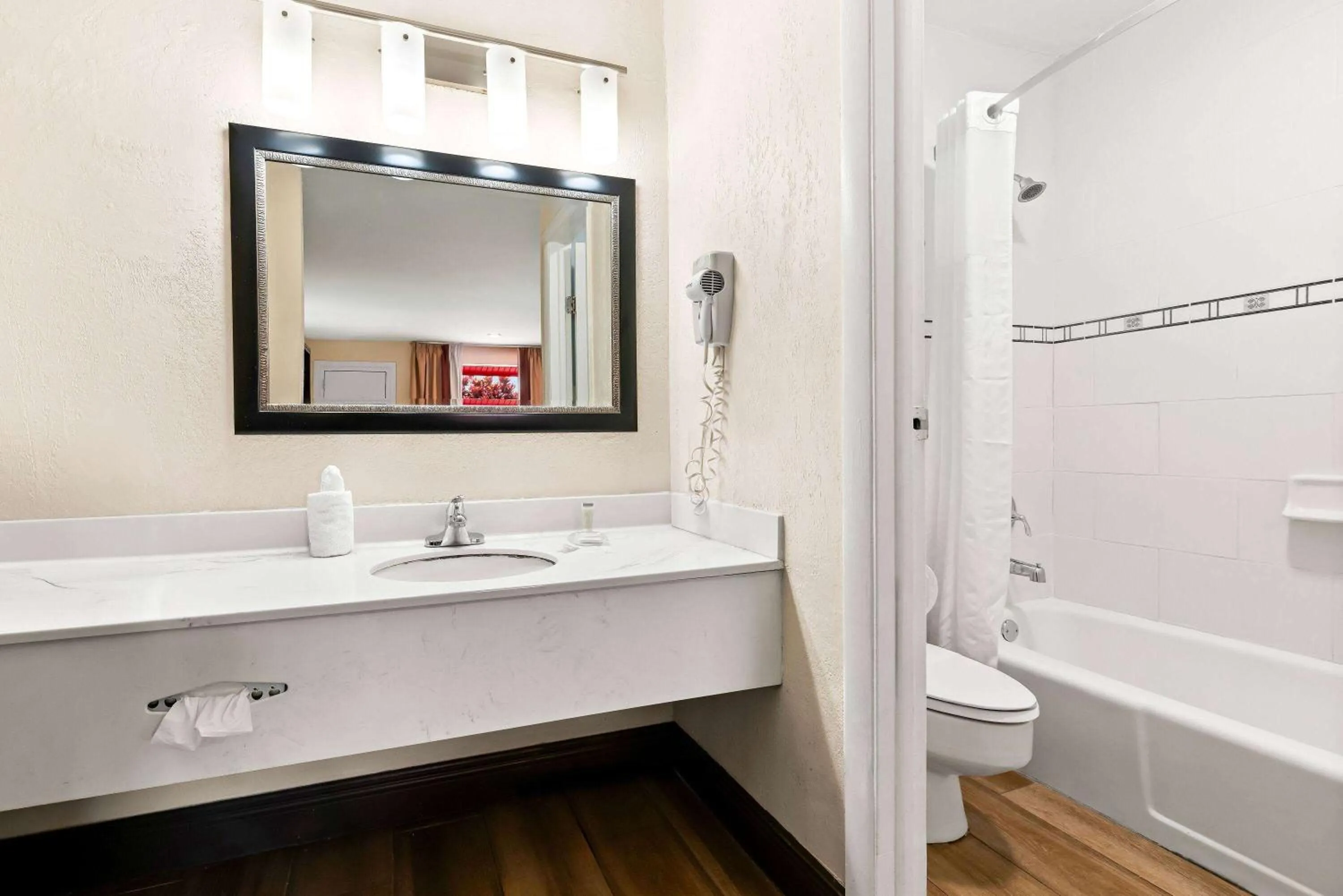 Bathroom in Super 8 by Wyndham Florida City/Homestead/Everglades