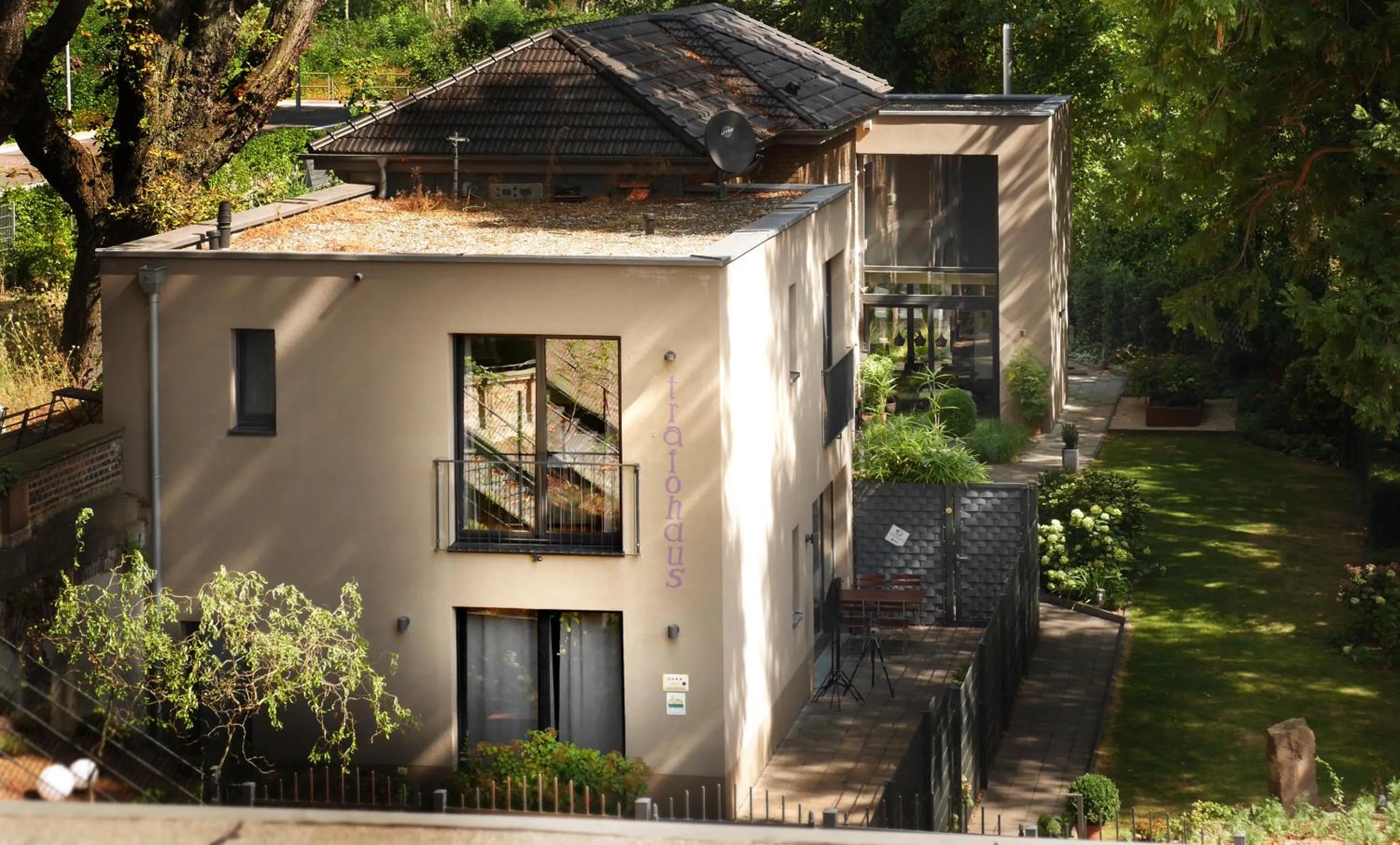 Property building in Trafohaus am Kaiserbahnhof