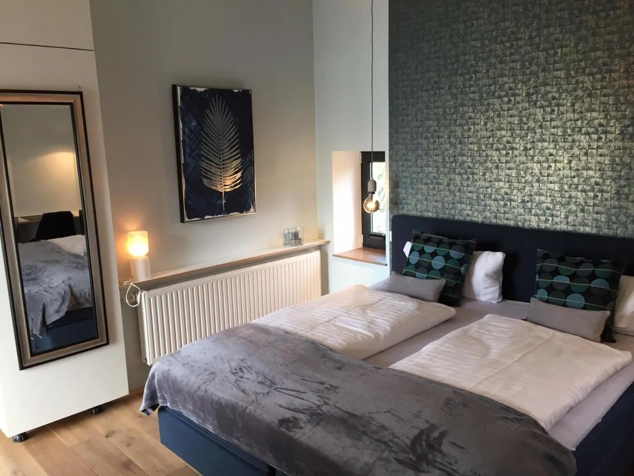 Bedroom, Bed in Trafohaus am Kaiserbahnhof