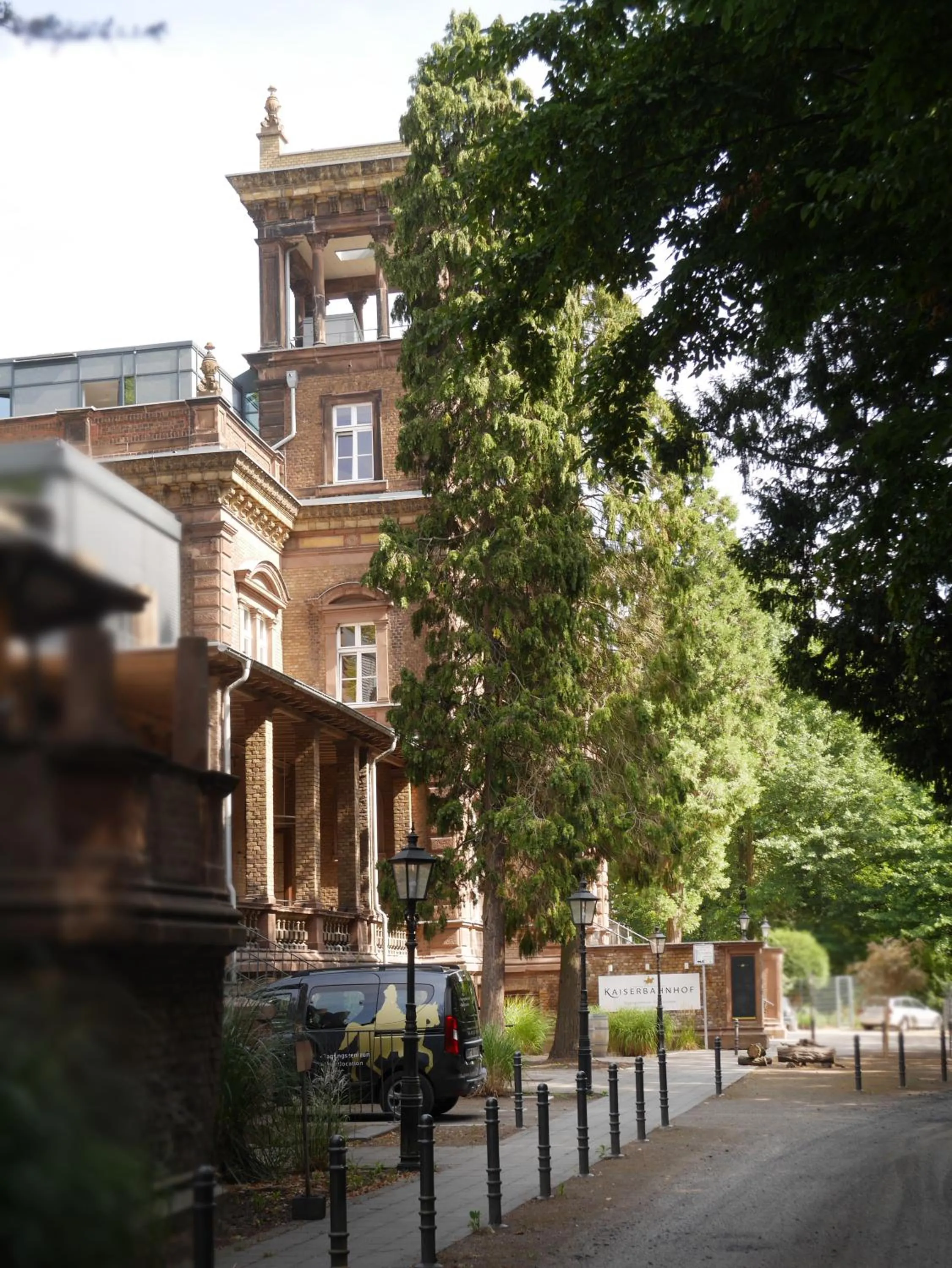 Property building in Trafohaus am Kaiserbahnhof