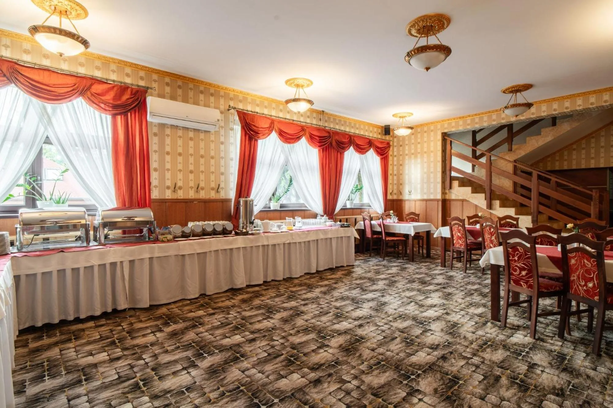 Restaurant/places to eat in Dwór Jur-Gast