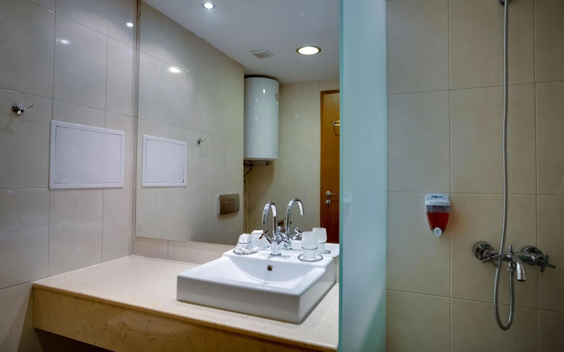 Bathroom in Effect Malina Residence Hotel