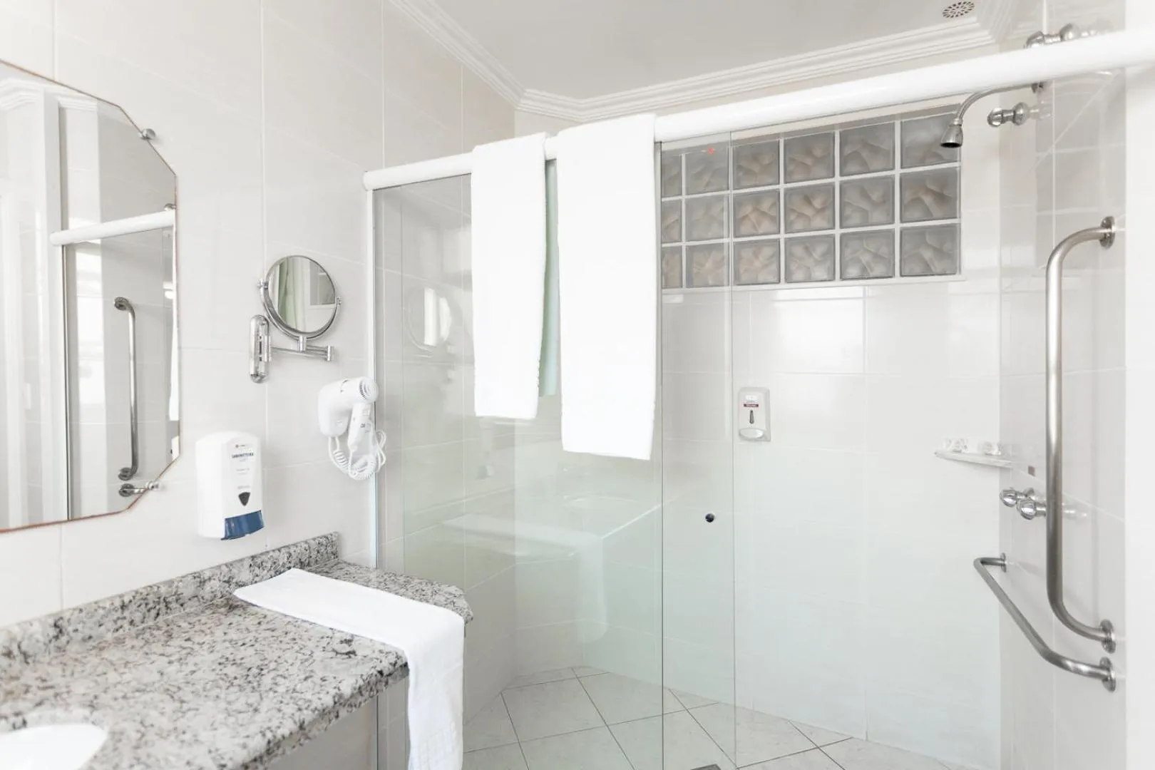 Shower in Planalto Select Hotel Ponta Grossa