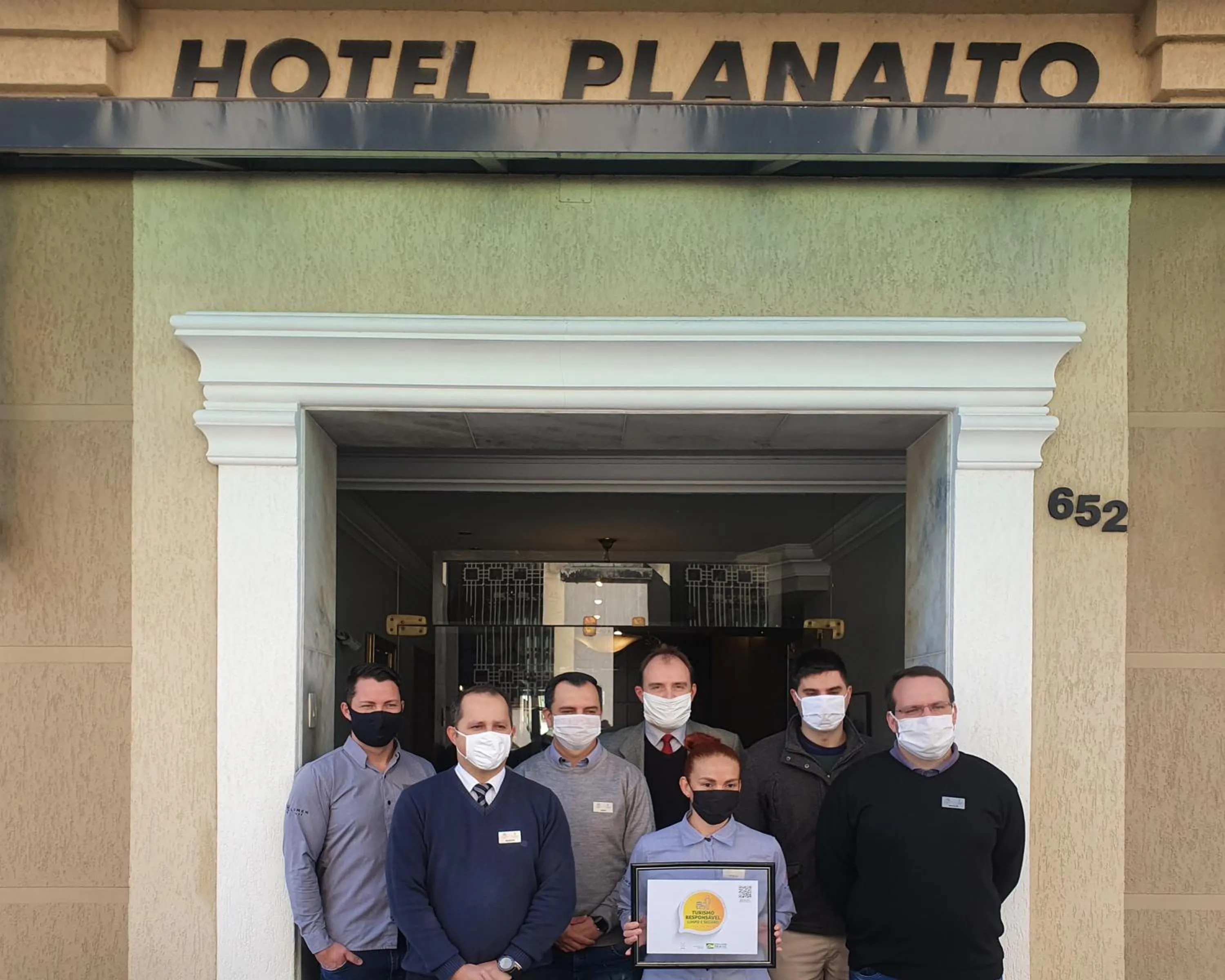 Staff in Planalto Select Hotel Ponta Grossa