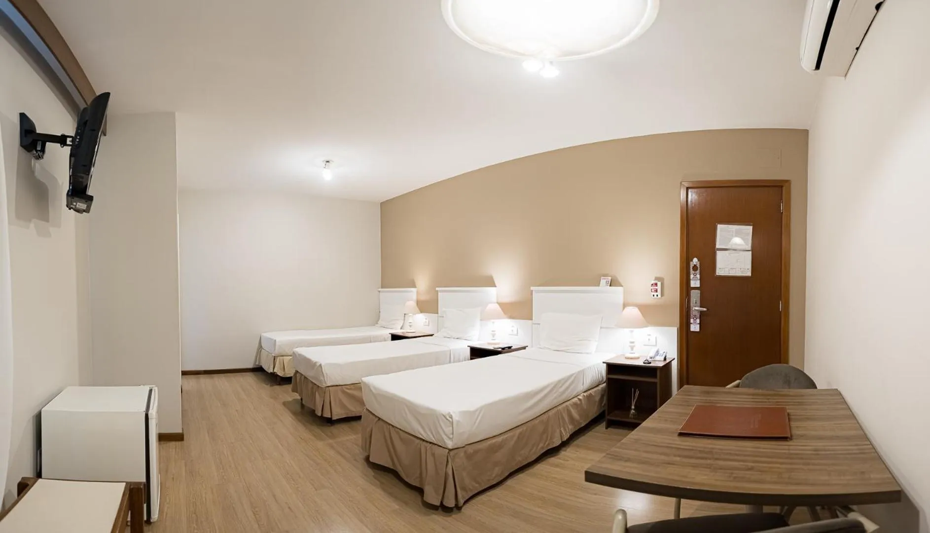 Dining area, Bed in Planalto Select Hotel Ponta Grossa