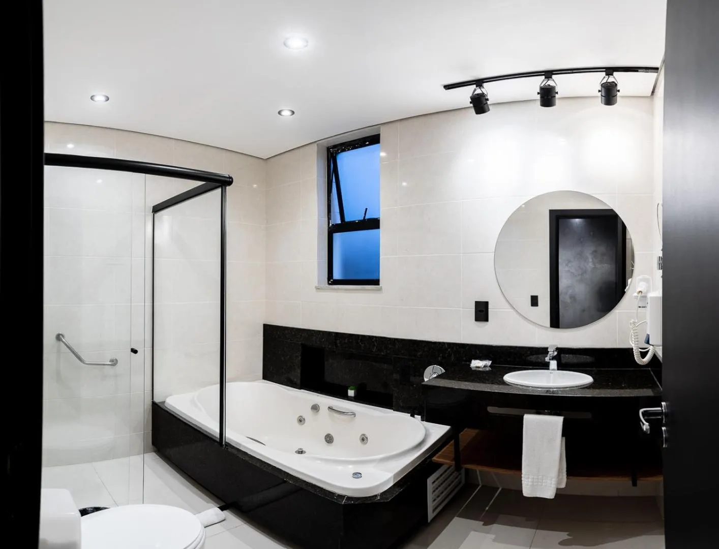 Shower in Planalto Select Hotel Ponta Grossa