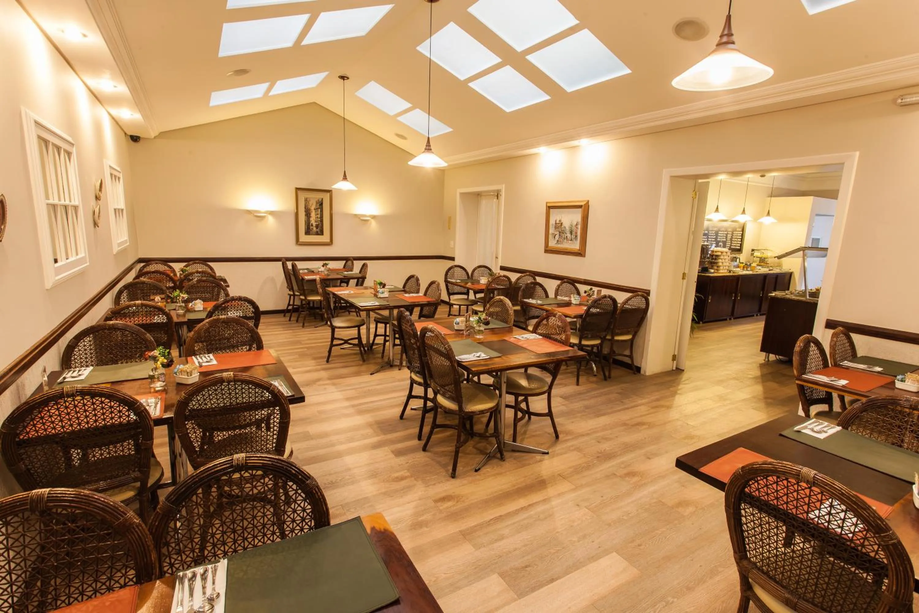 Restaurant/places to eat in Planalto Select Hotel Ponta Grossa