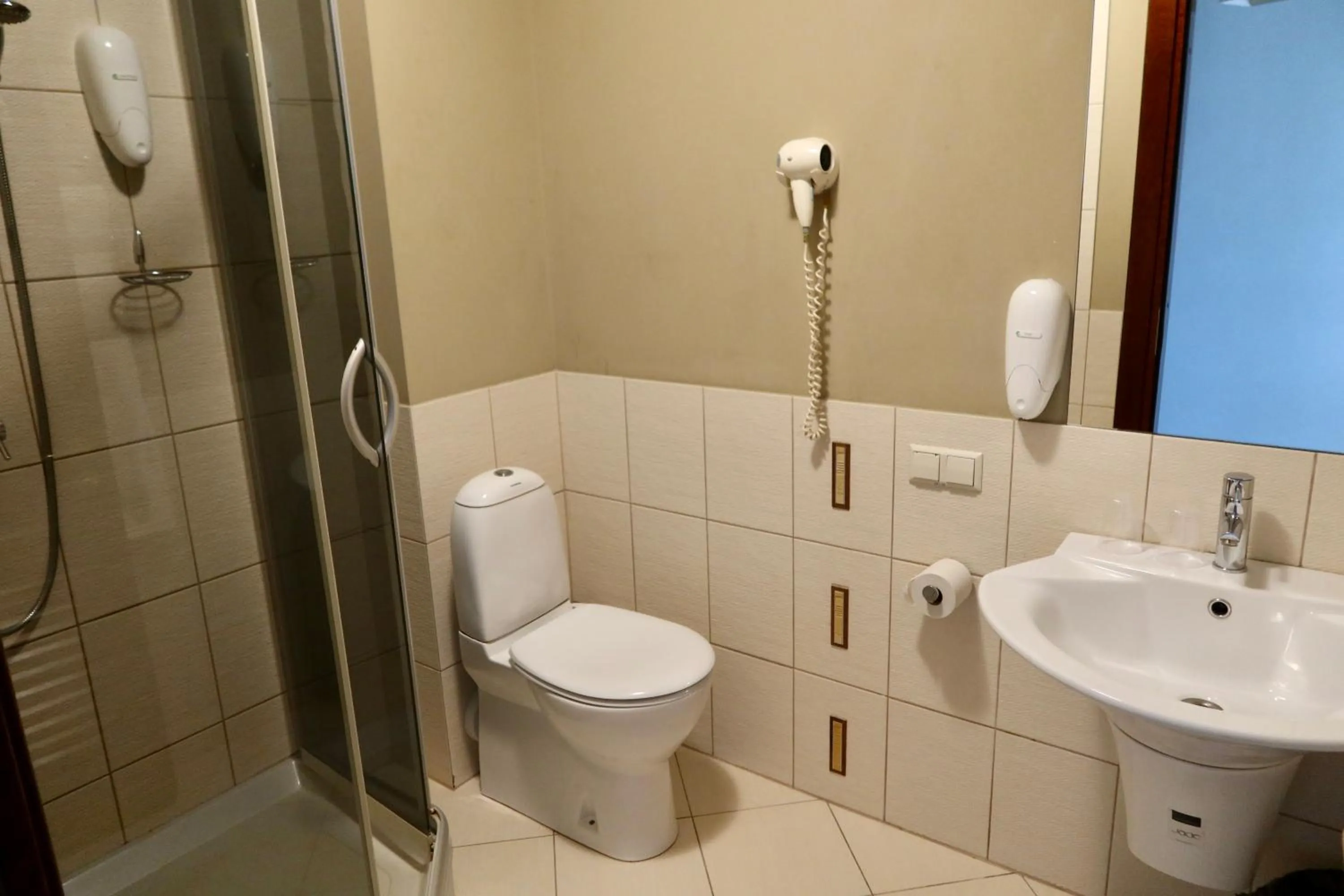 Shower in Port Hotel