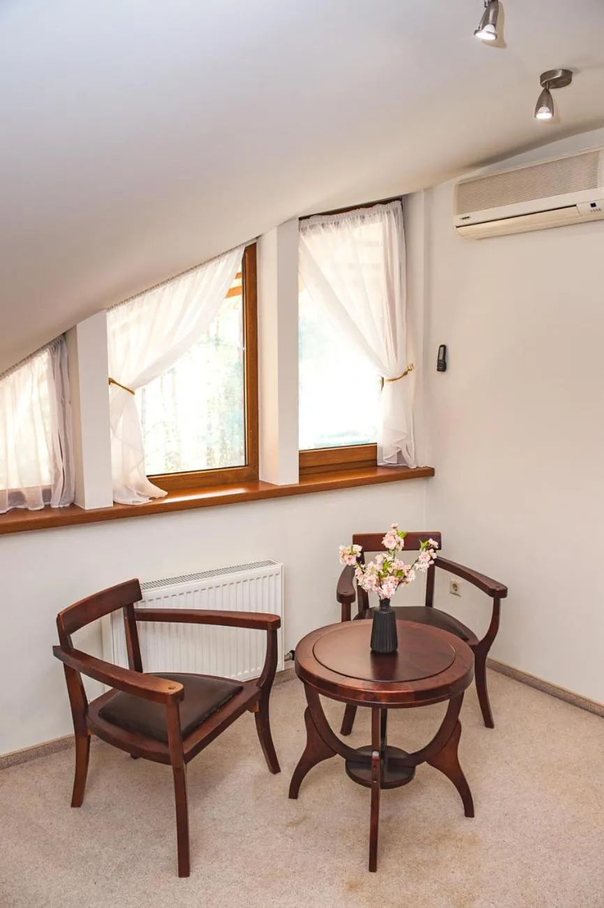 Seating area in Port Hotel