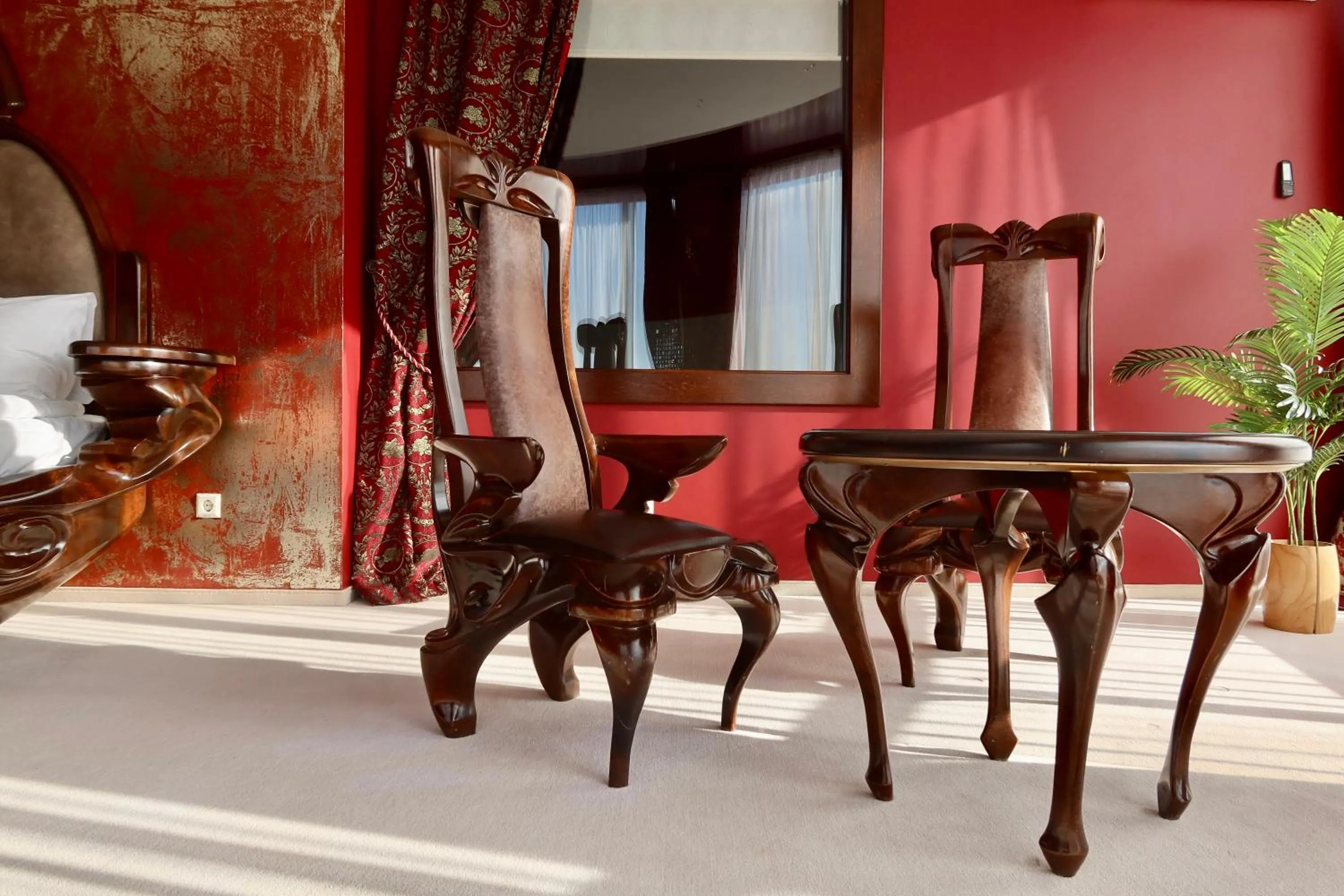 Seating area in Port Hotel