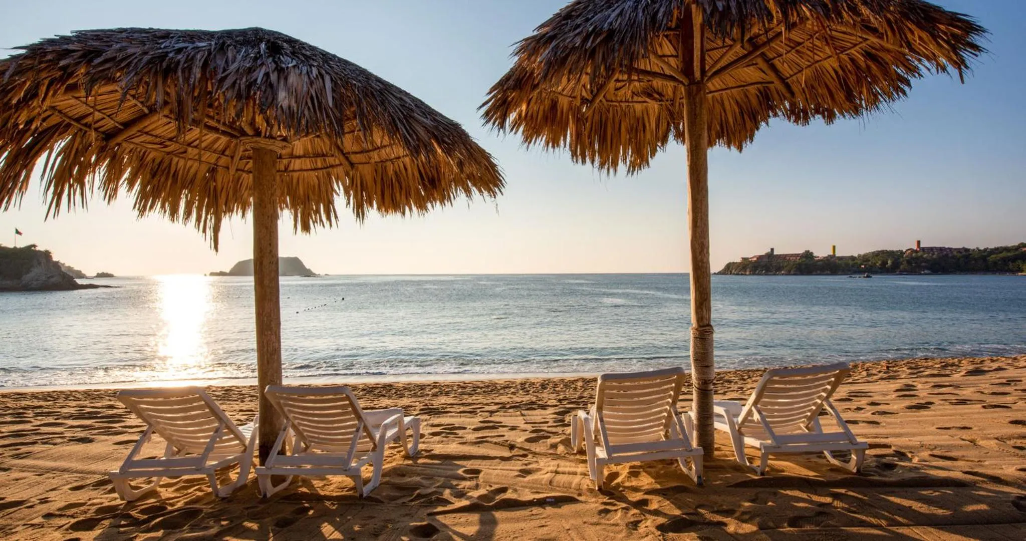 Day in Park Royal Beach Huatulco - All Inclusive