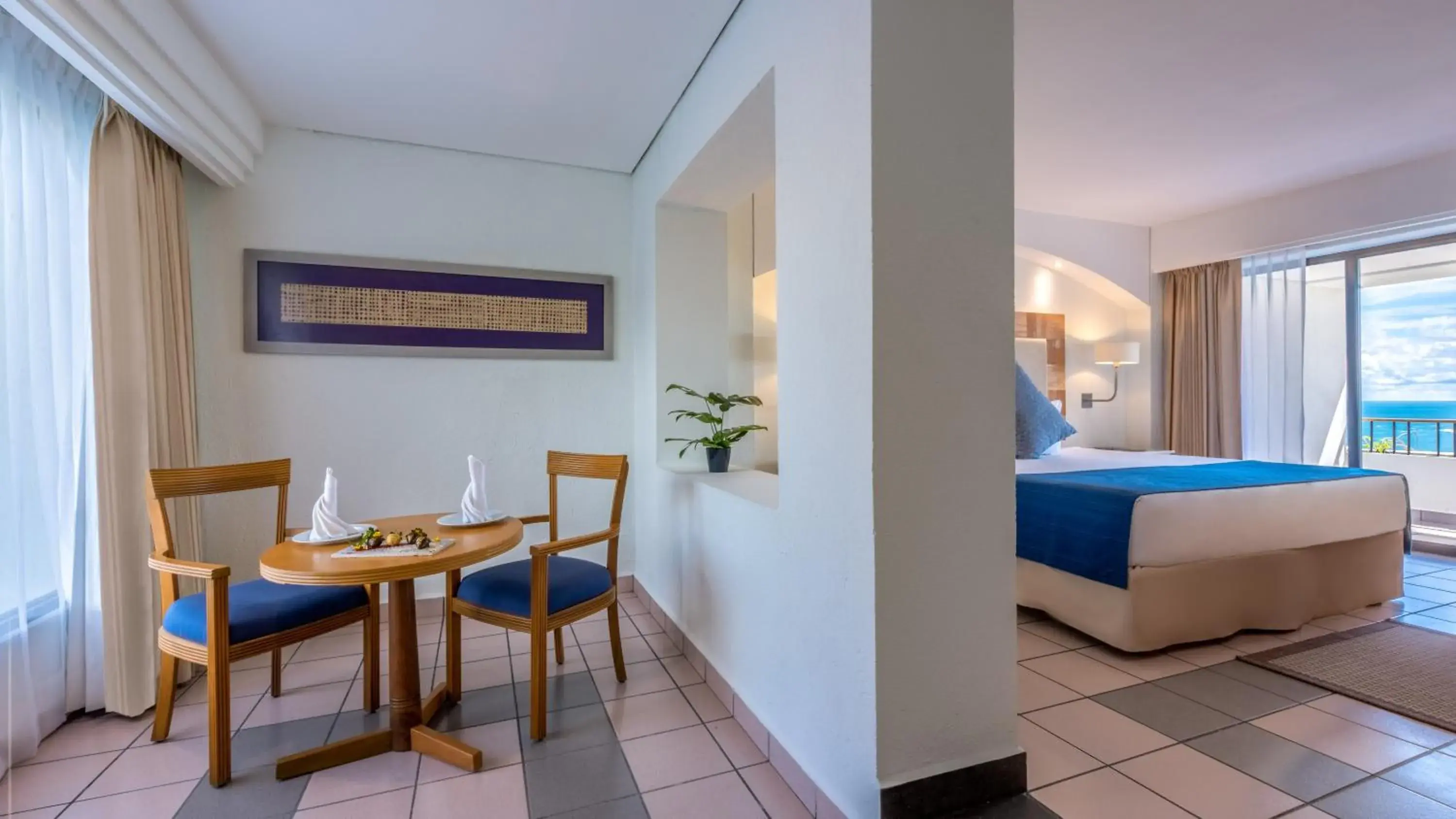 Deluxe Superior Double in Park Royal Beach Huatulco - All Inclusive Deluxe Superior Double in Park Royal Beach Huatulco - All Inclusive