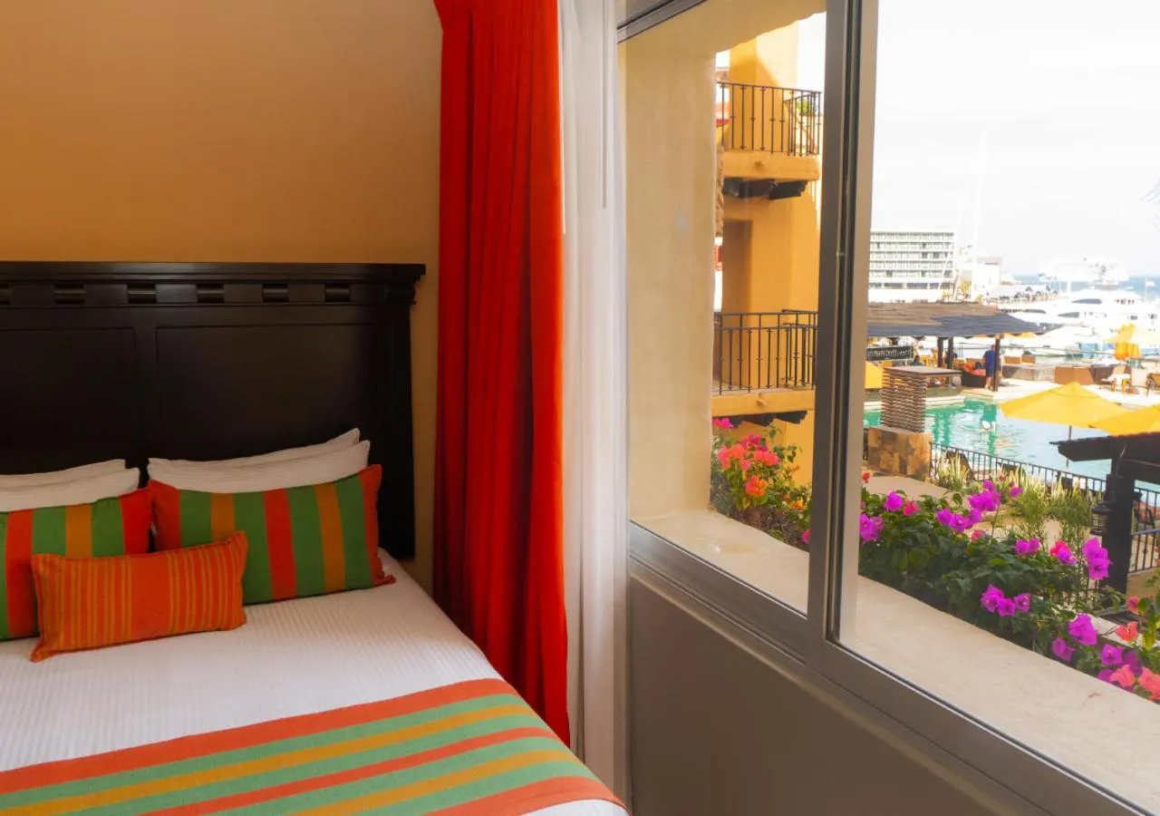 Bed in Hotel Tesoro Los Cabos