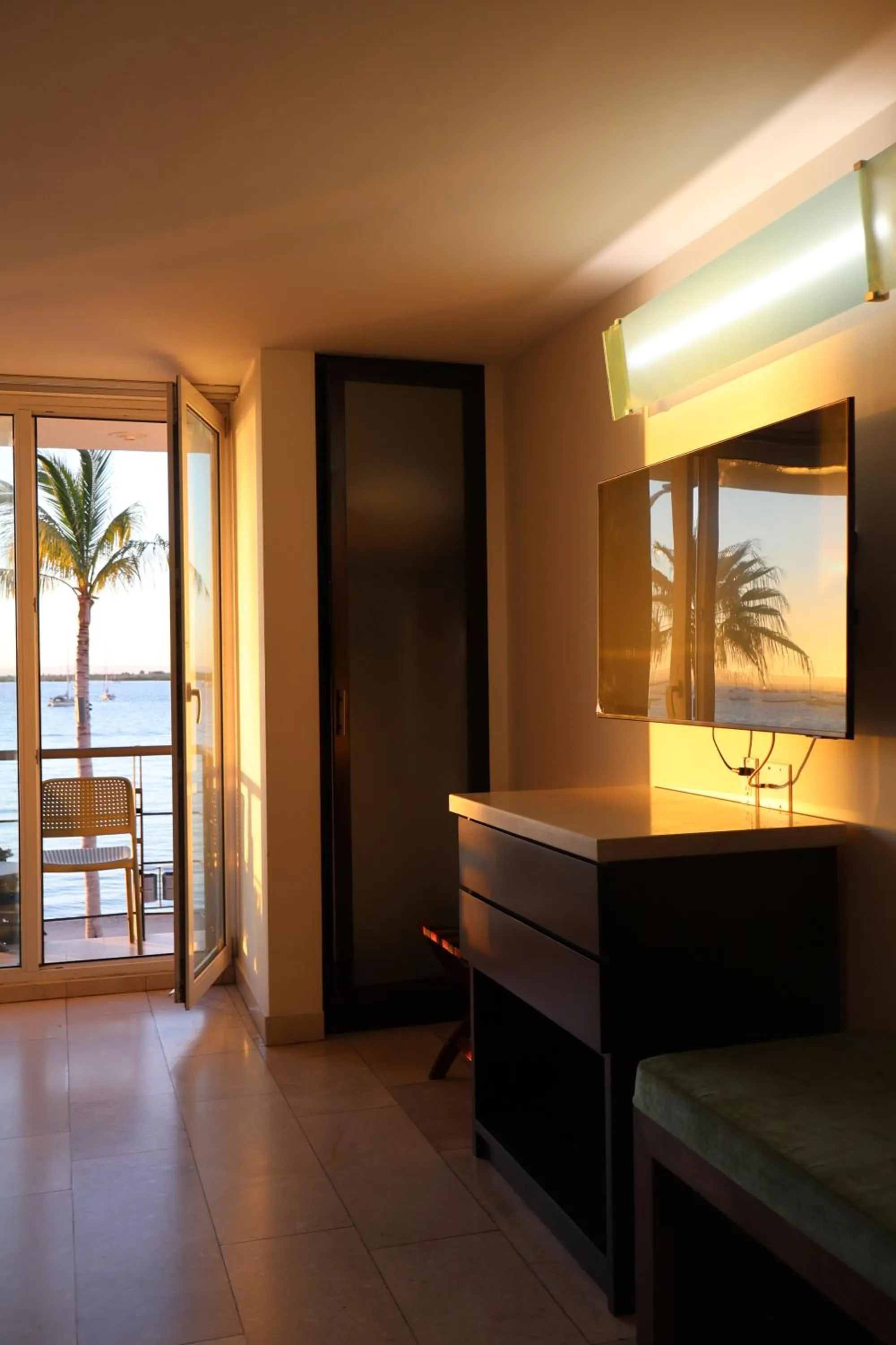 TV and multimedia in Seven Crown La Paz Malecon