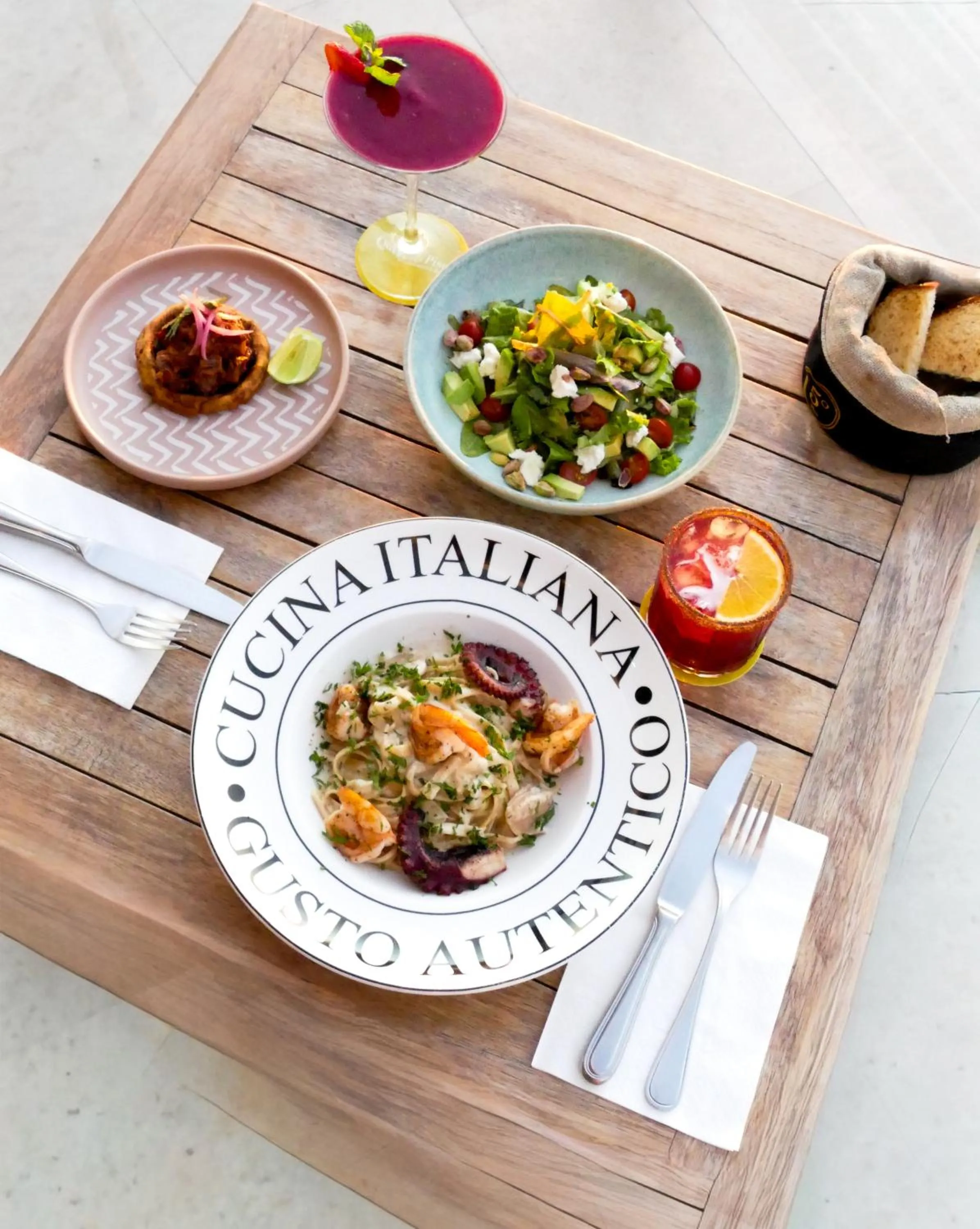 Restaurant/places to eat in Seven Crown La Paz Malecon