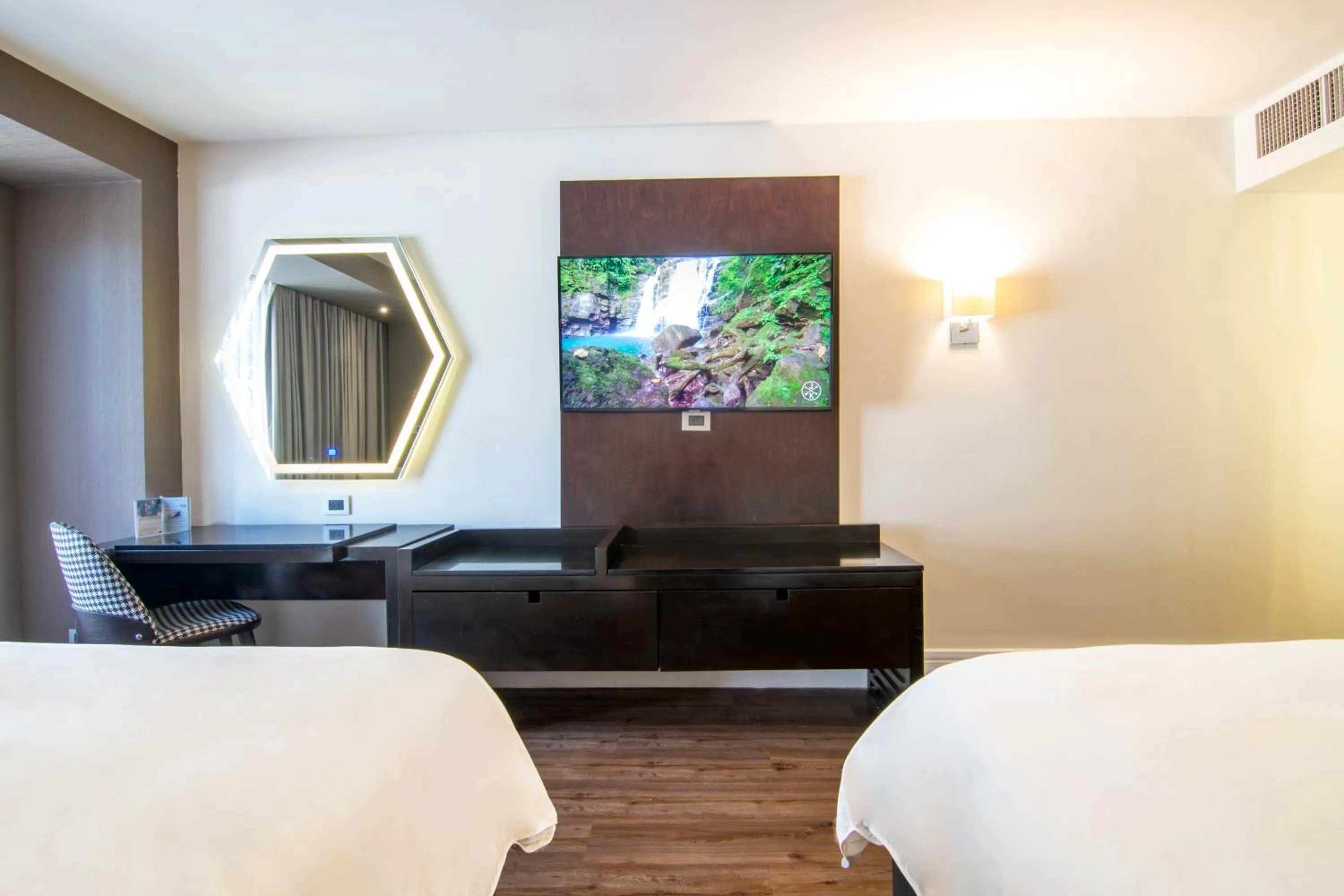 Bed in Hotel Lucerna Tijuana