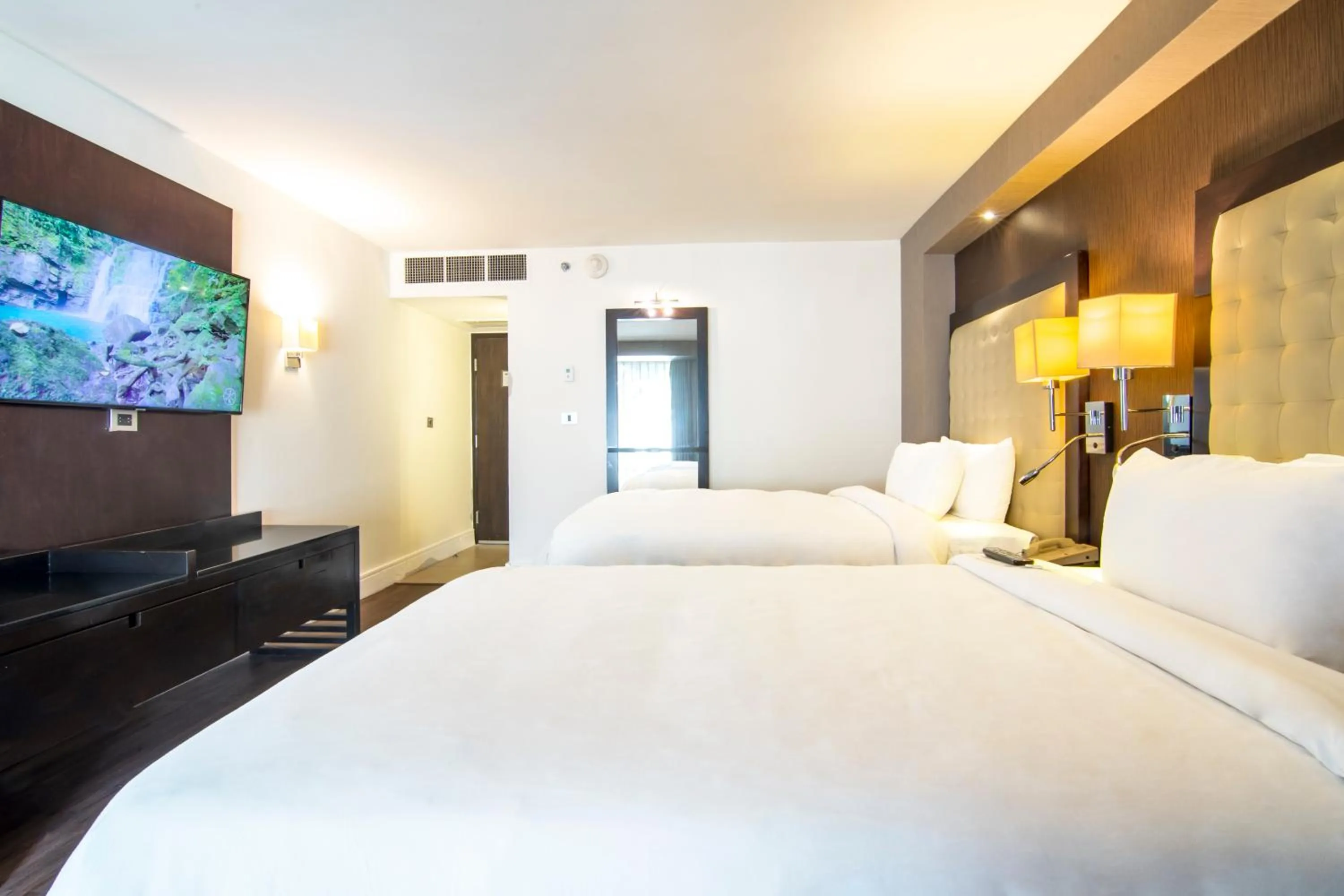 Bed in Hotel Lucerna Tijuana