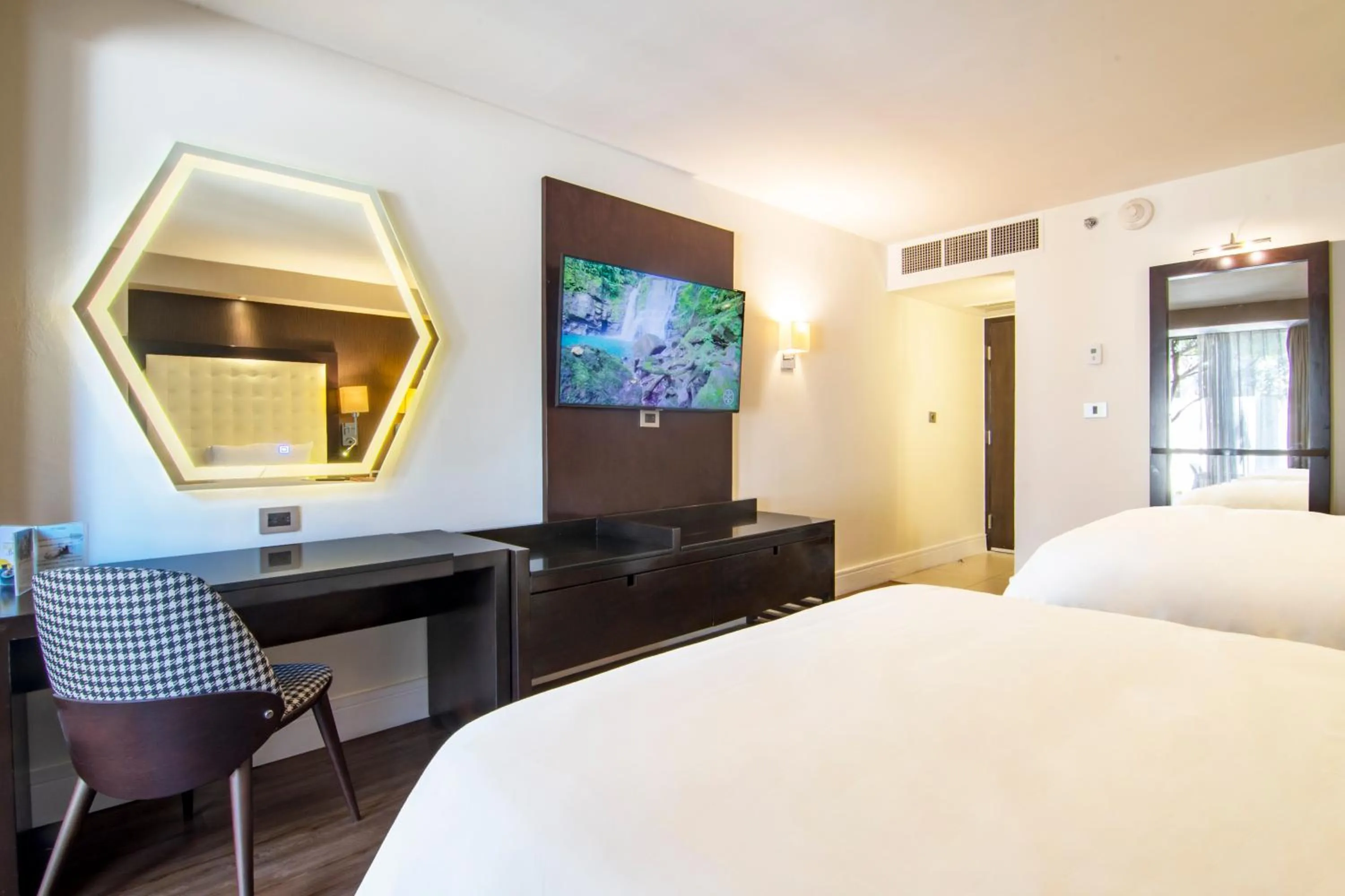 Bed in Hotel Lucerna Tijuana