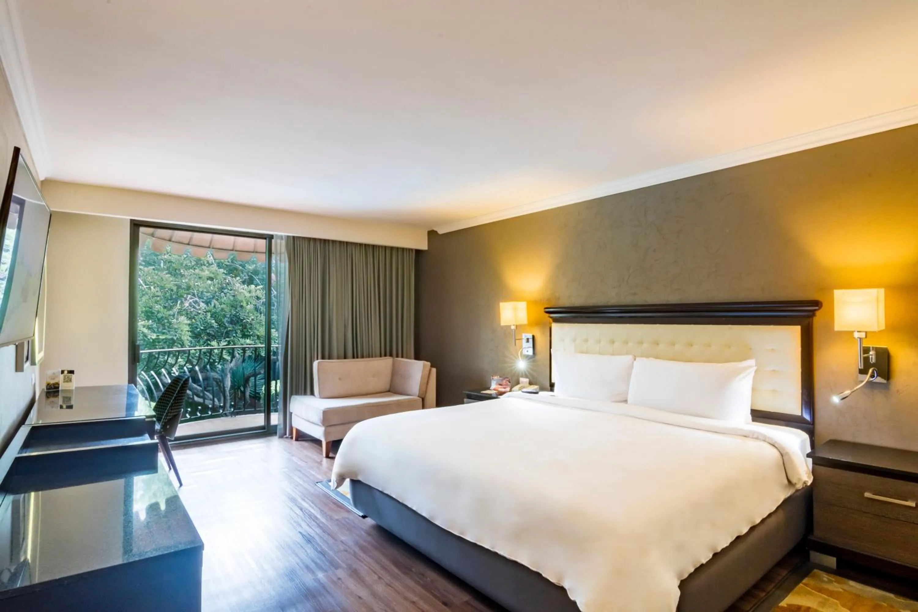 Bed in Hotel Lucerna Tijuana