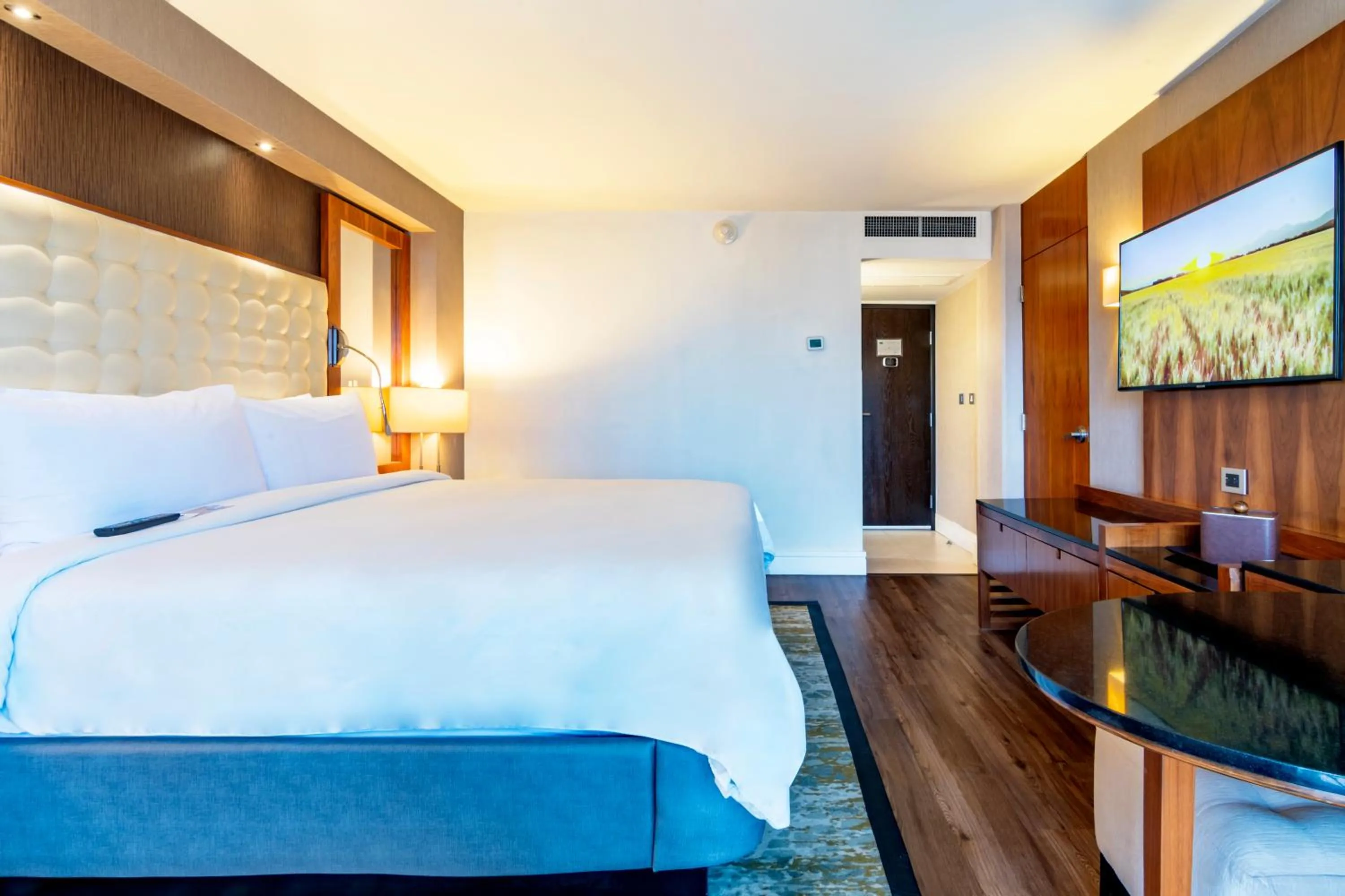 Bed in Hotel Lucerna Tijuana