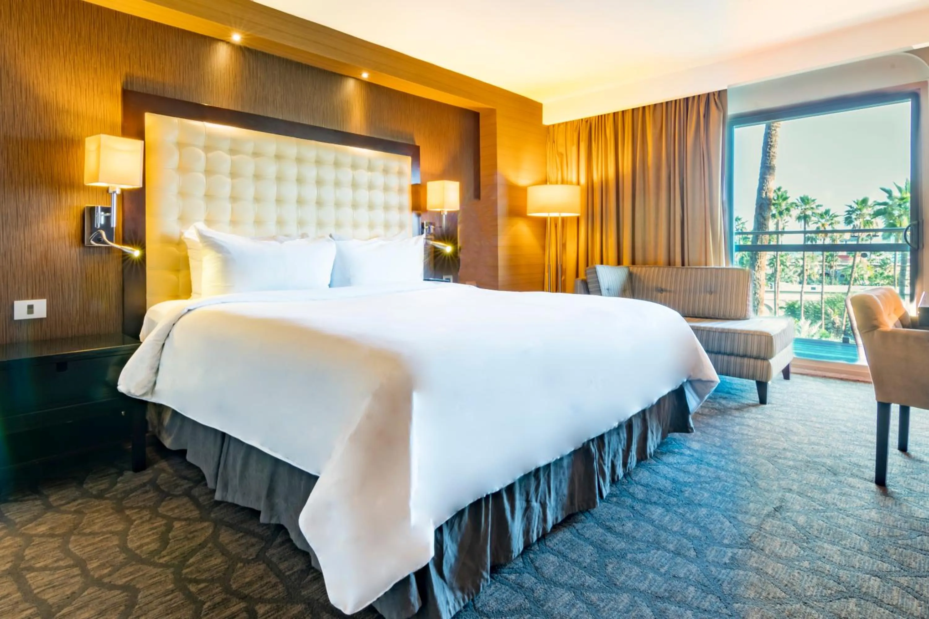 Bed in Hotel Lucerna Mexicali