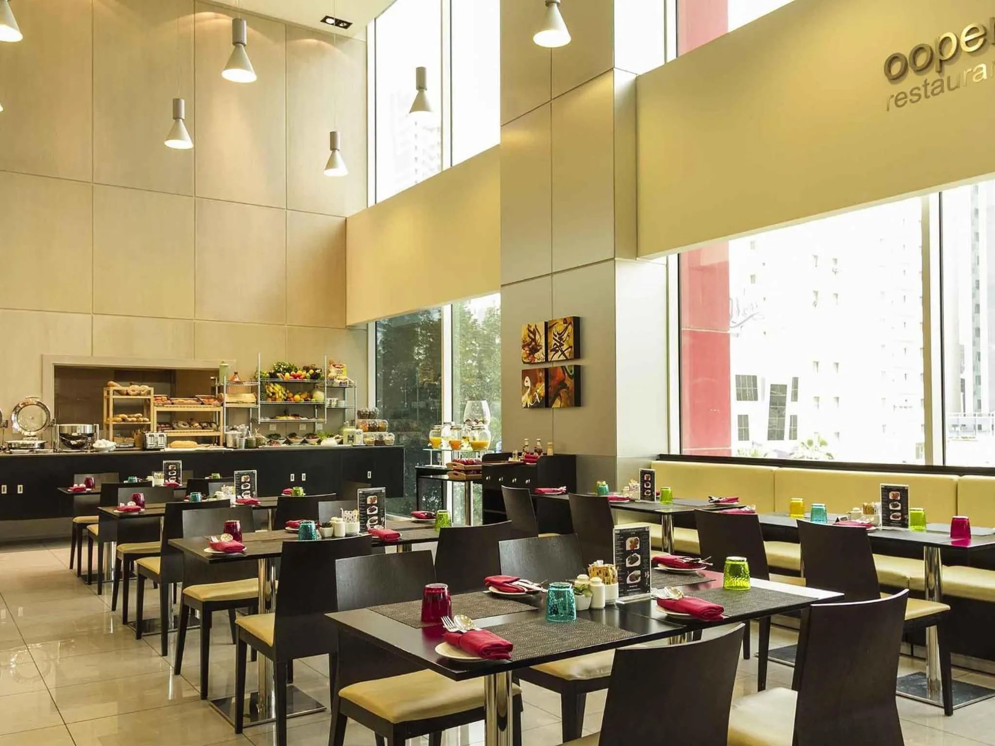Restaurant/places to eat in ibis Sharq