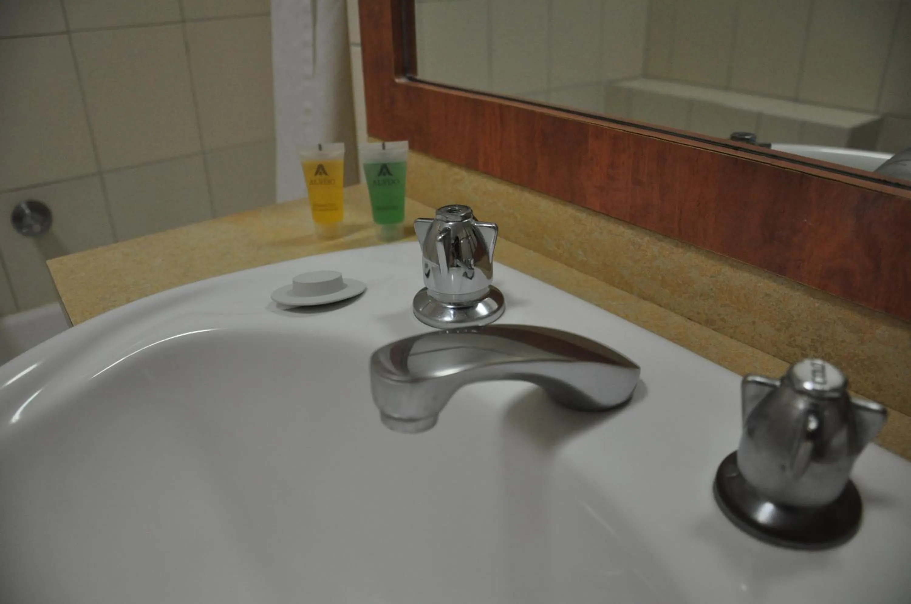 Bathroom in City Park Hotel