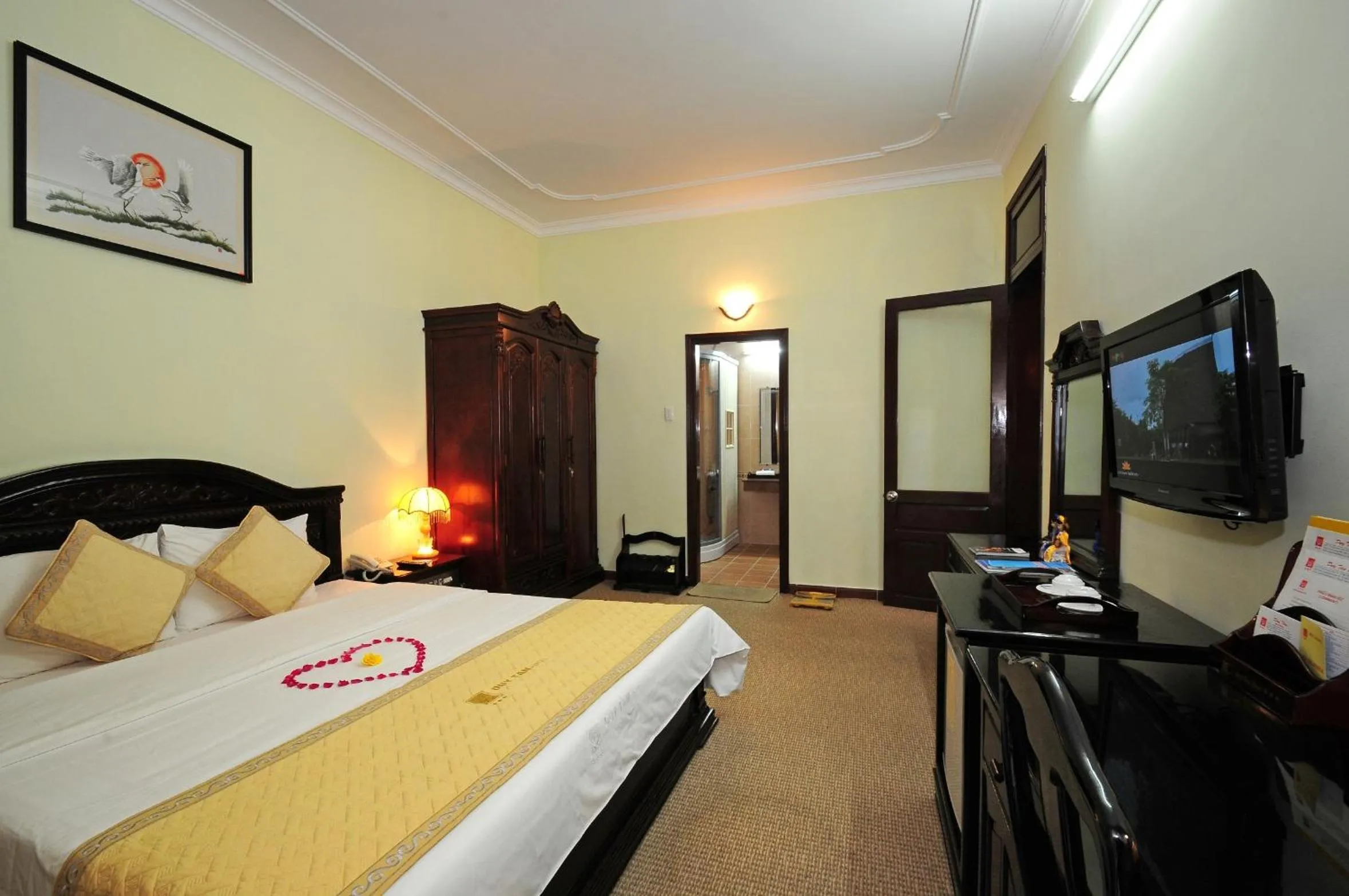 Bed in Duy Tan Hotel