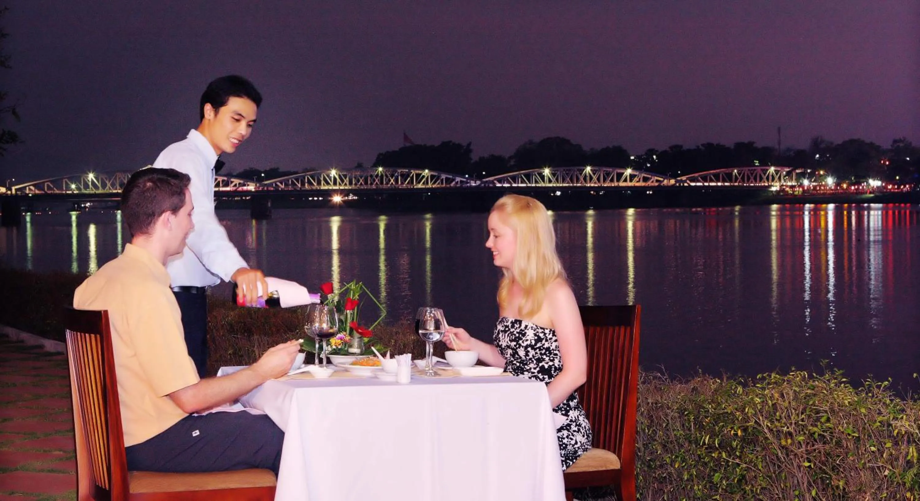 Restaurant/places to eat in Century Riverside Hotel Hue