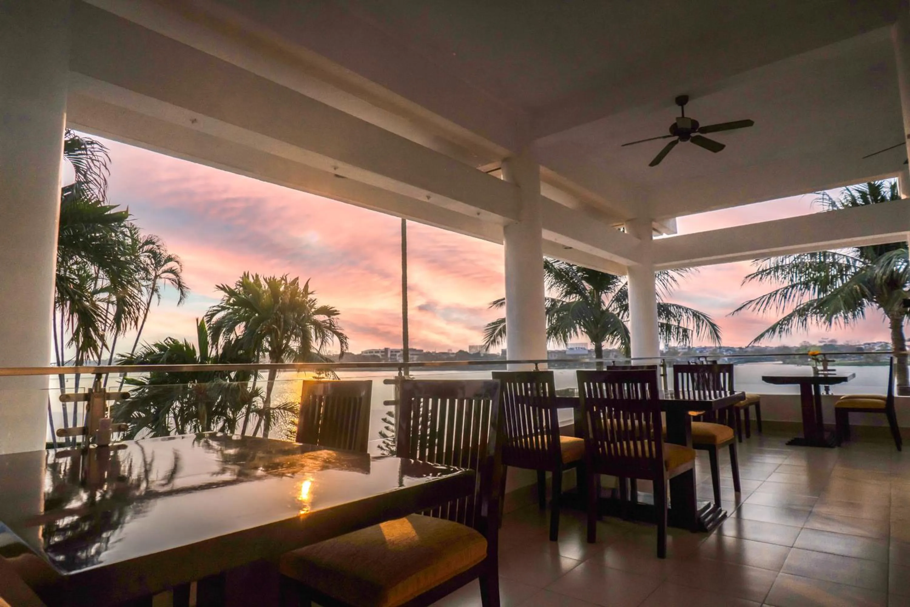 Restaurant/places to eat in Century Riverside Hotel Hue