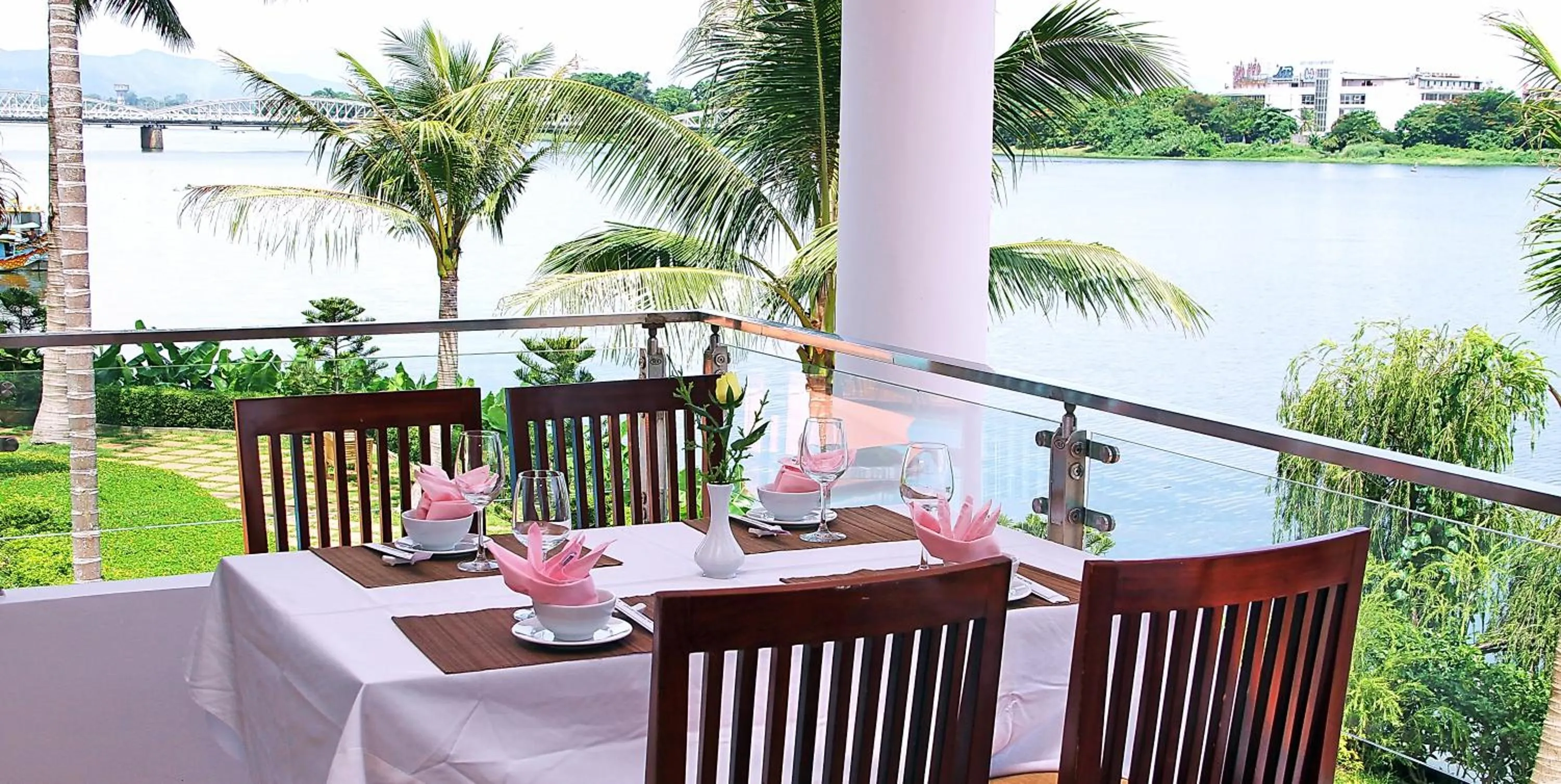 Restaurant/places to eat in Century Riverside Hotel Hue